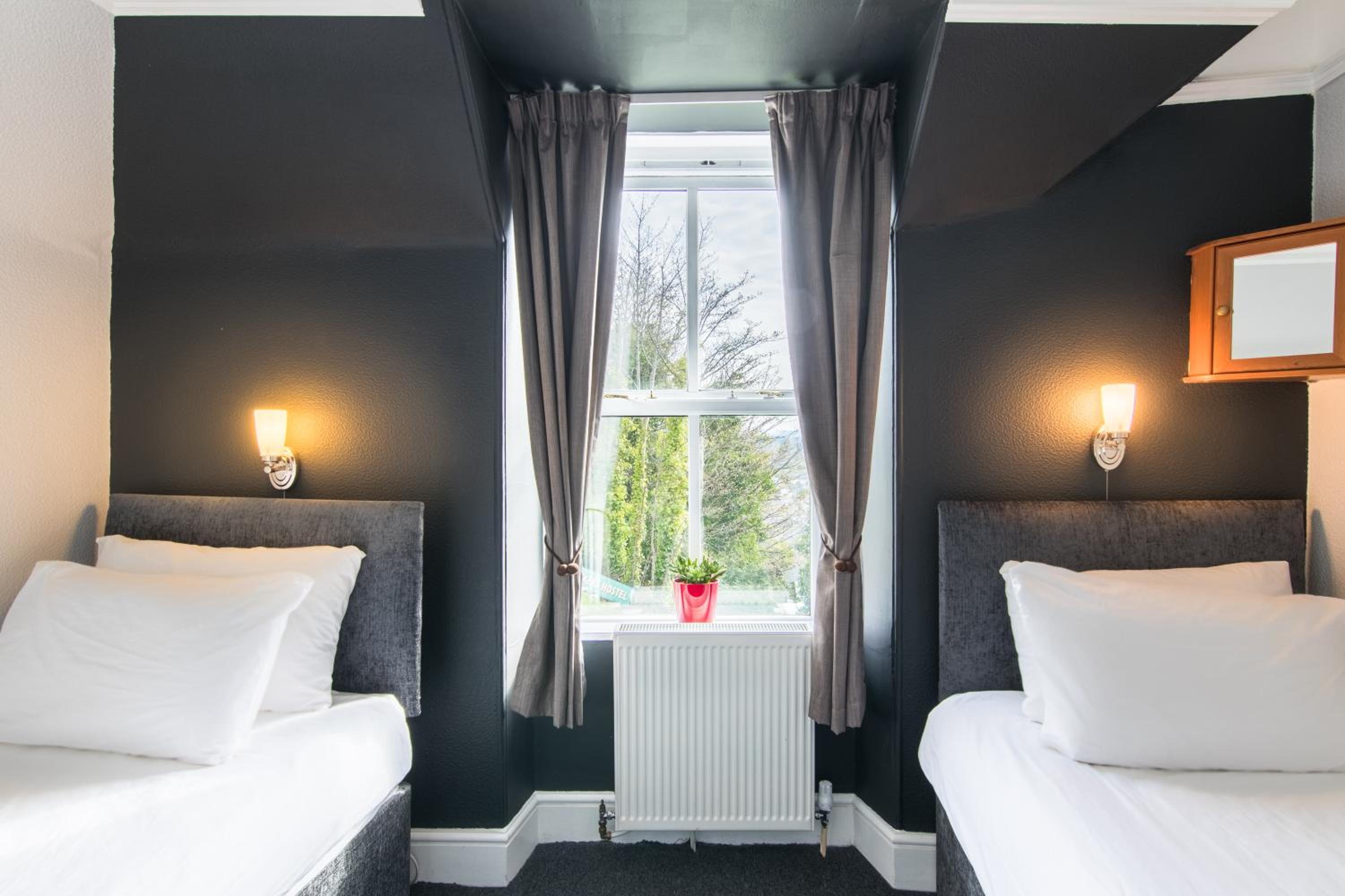 Standard Twin Room with Shared Bathroom photo 1