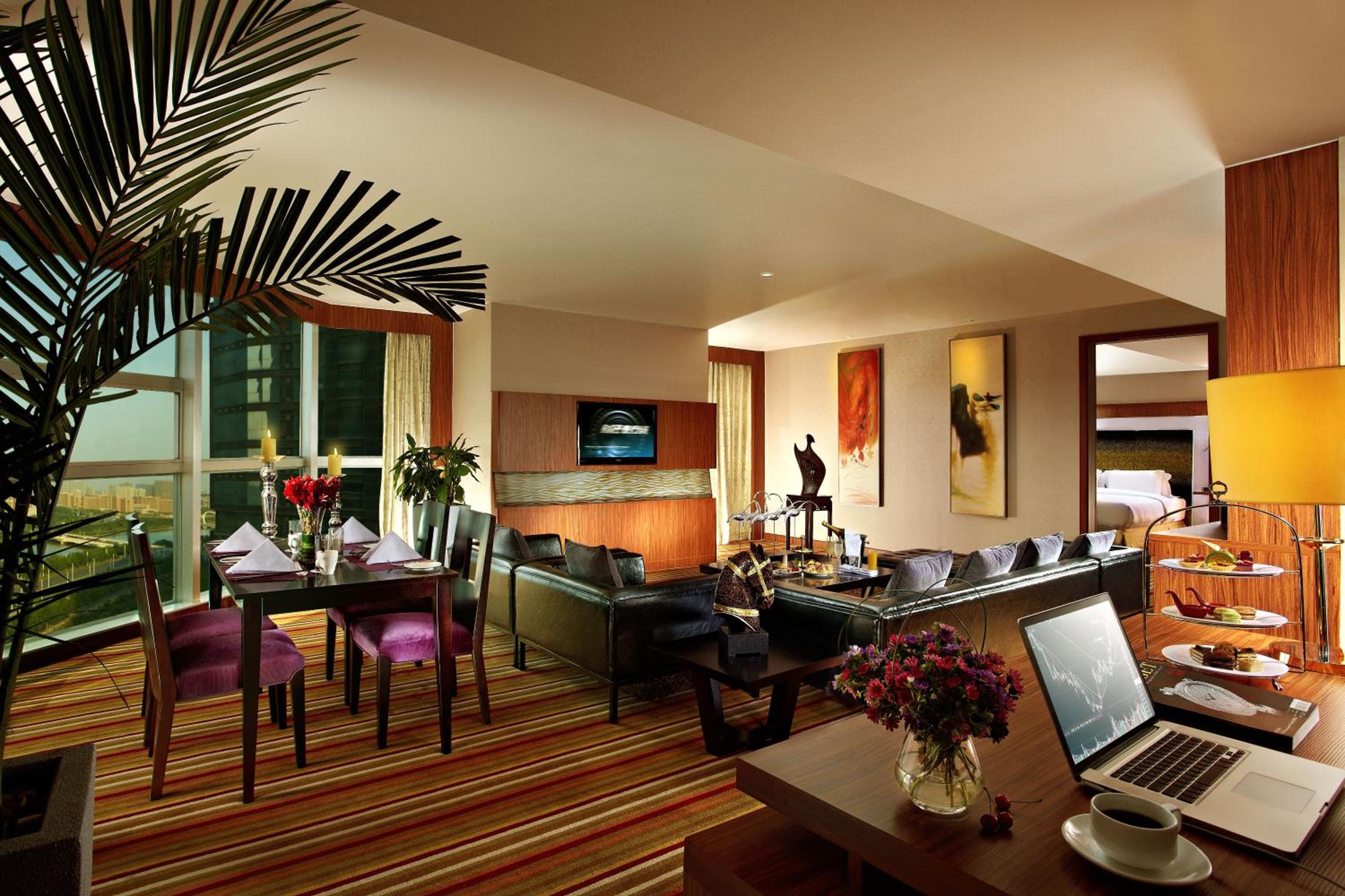 Premier Suite with One Single Bed and City View  - Photo 3