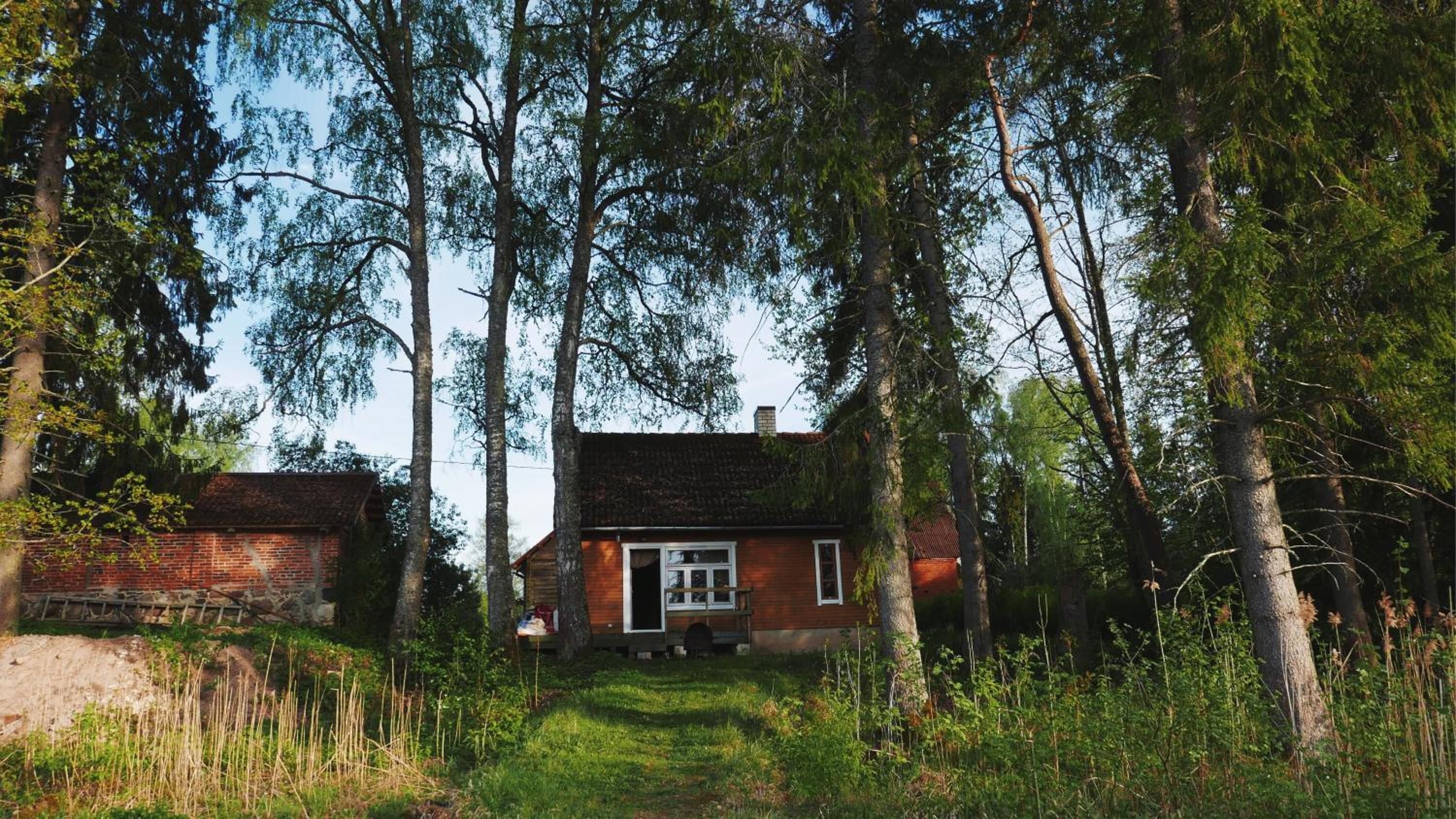 One-Bedroom House - Photo 2