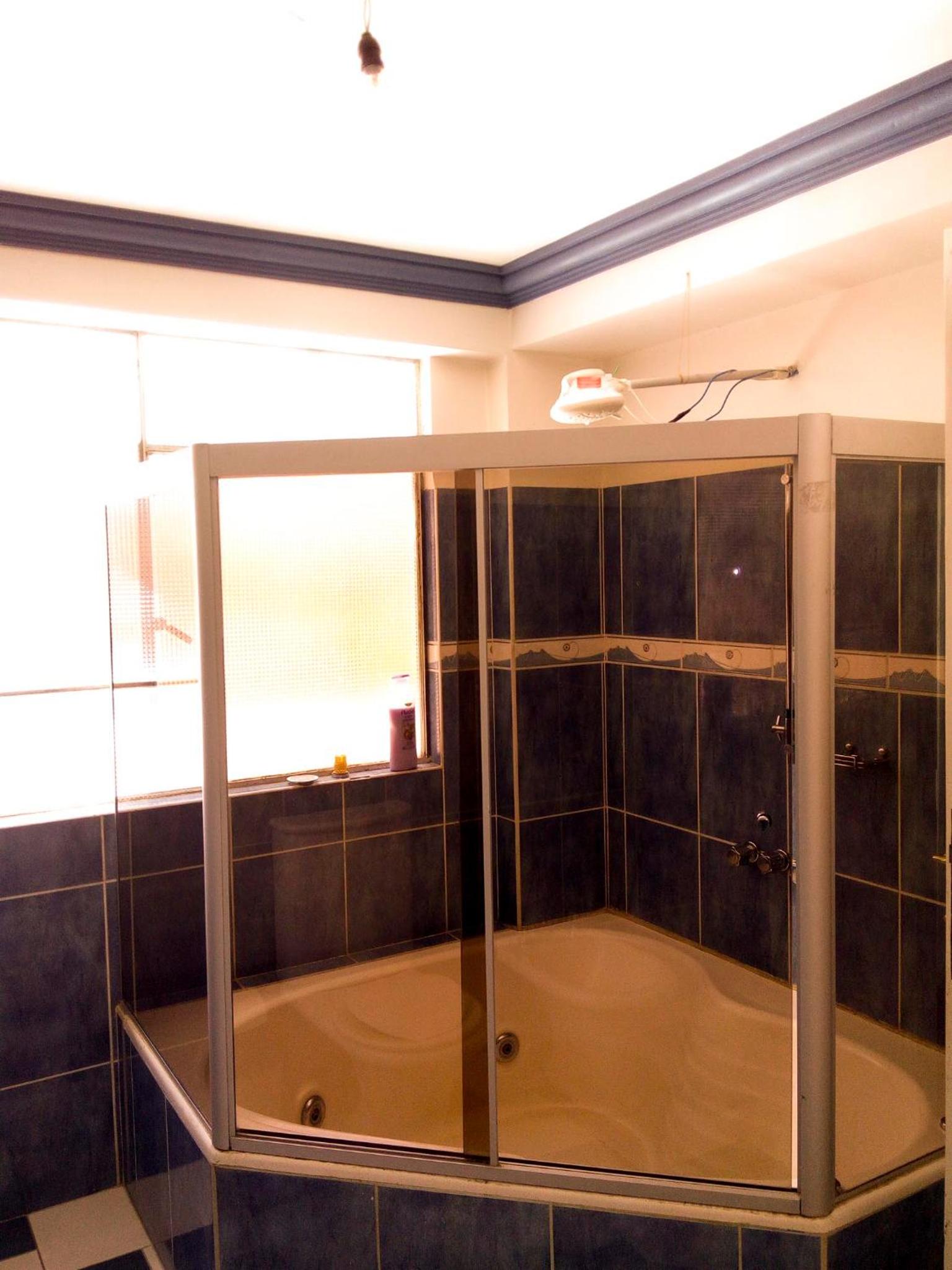 Family Room with Shared Bathroom photo 2