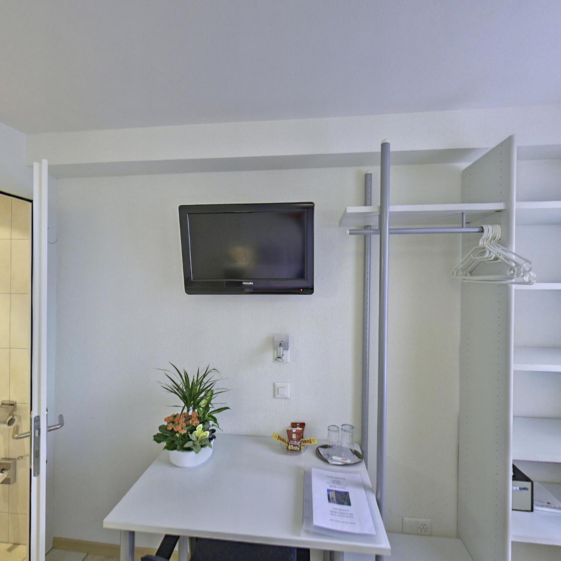 Single Room photo 3