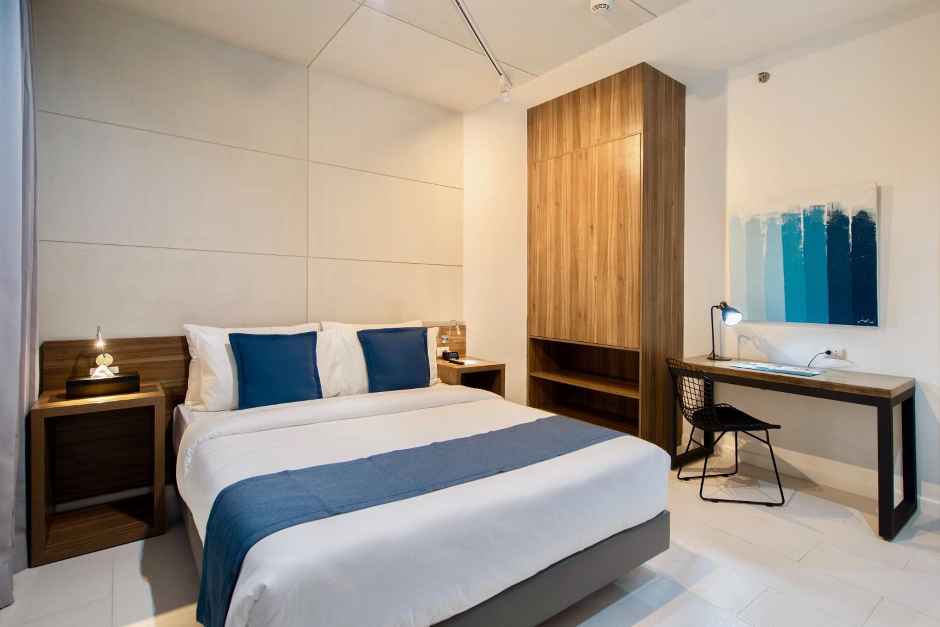 One Bedroom Executive Suite - Photo 1