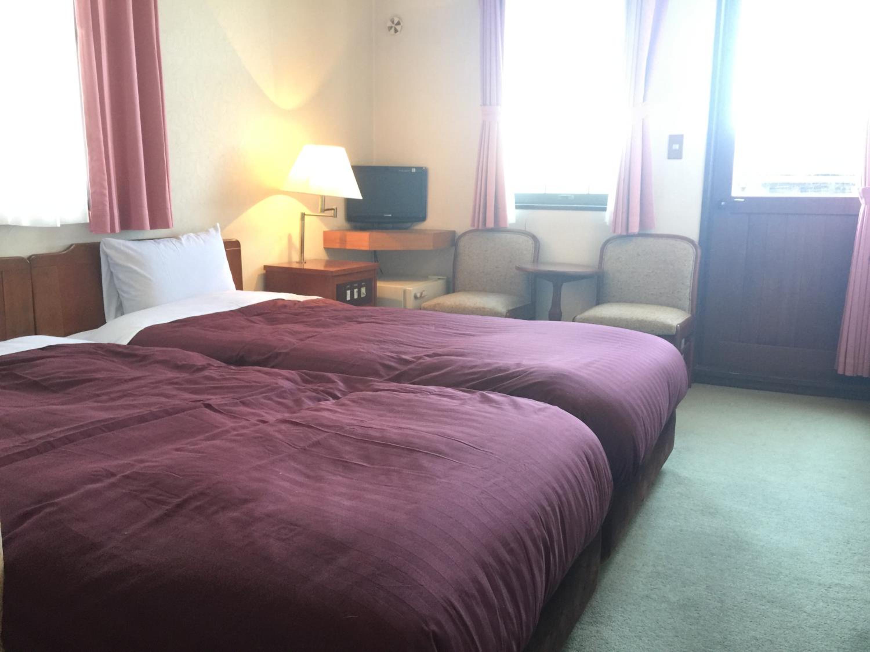 Twin Room with Lake View - Photo 1