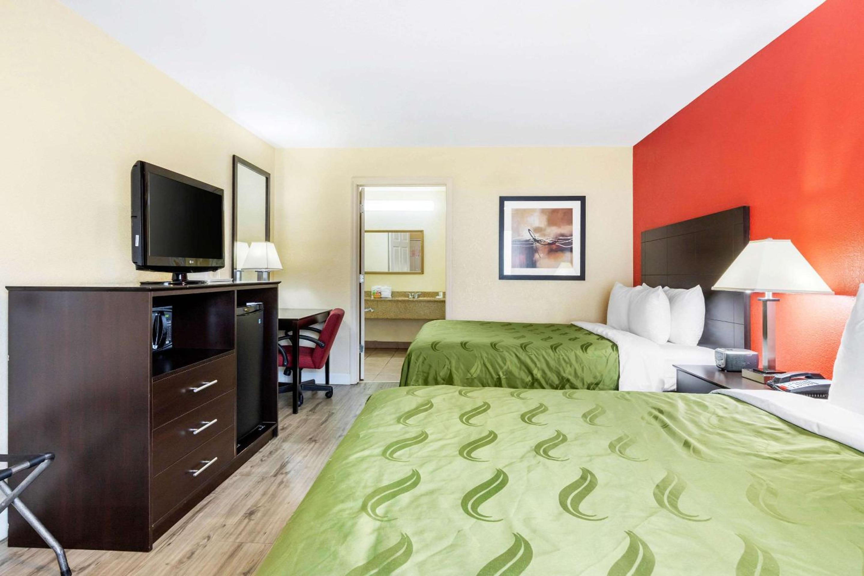 Queen Room with Two Queen Beds - Accessible/Non-Smoking  photo 2
