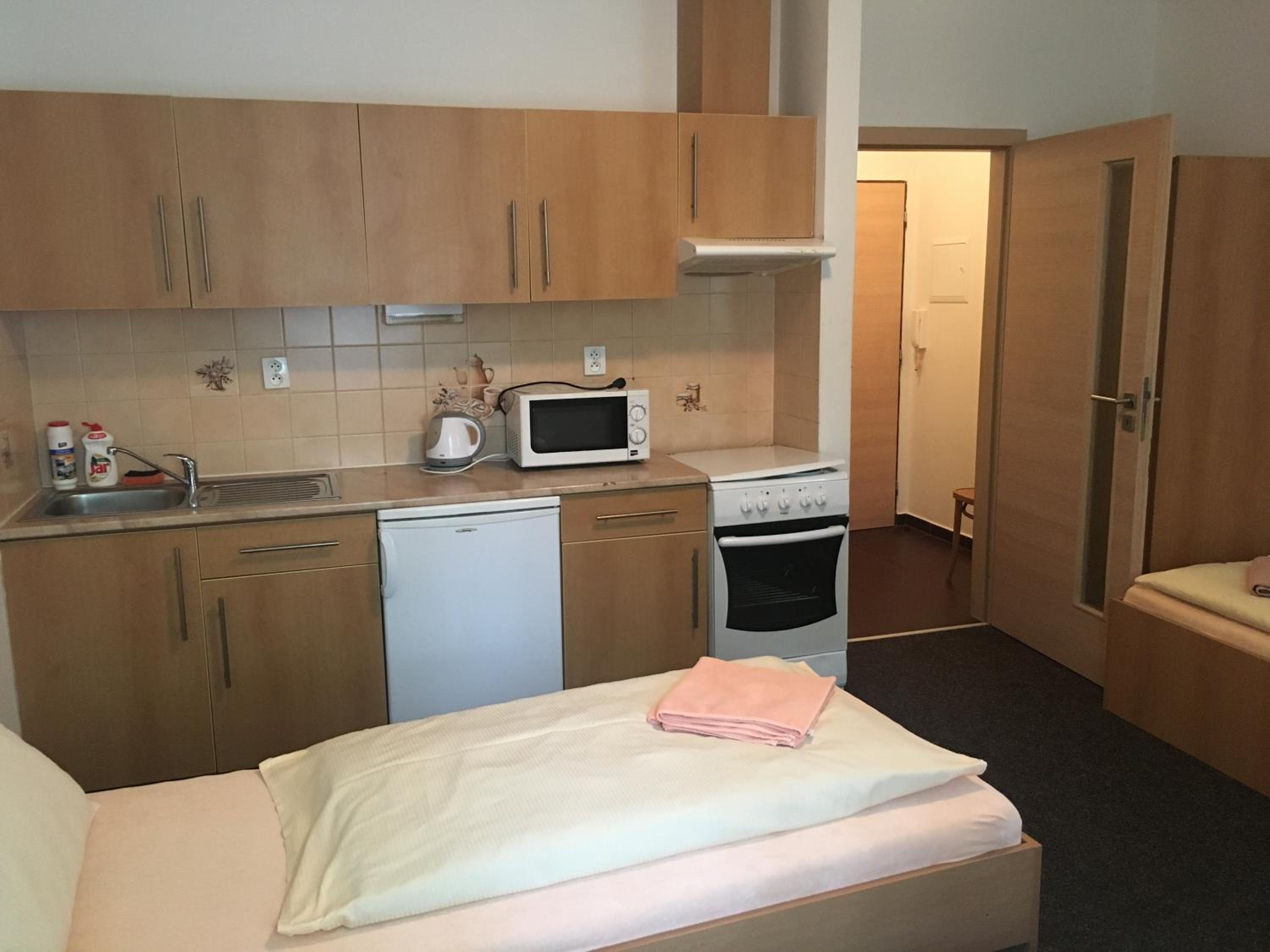 Double or Twin Room with Private Bathroom photo 3