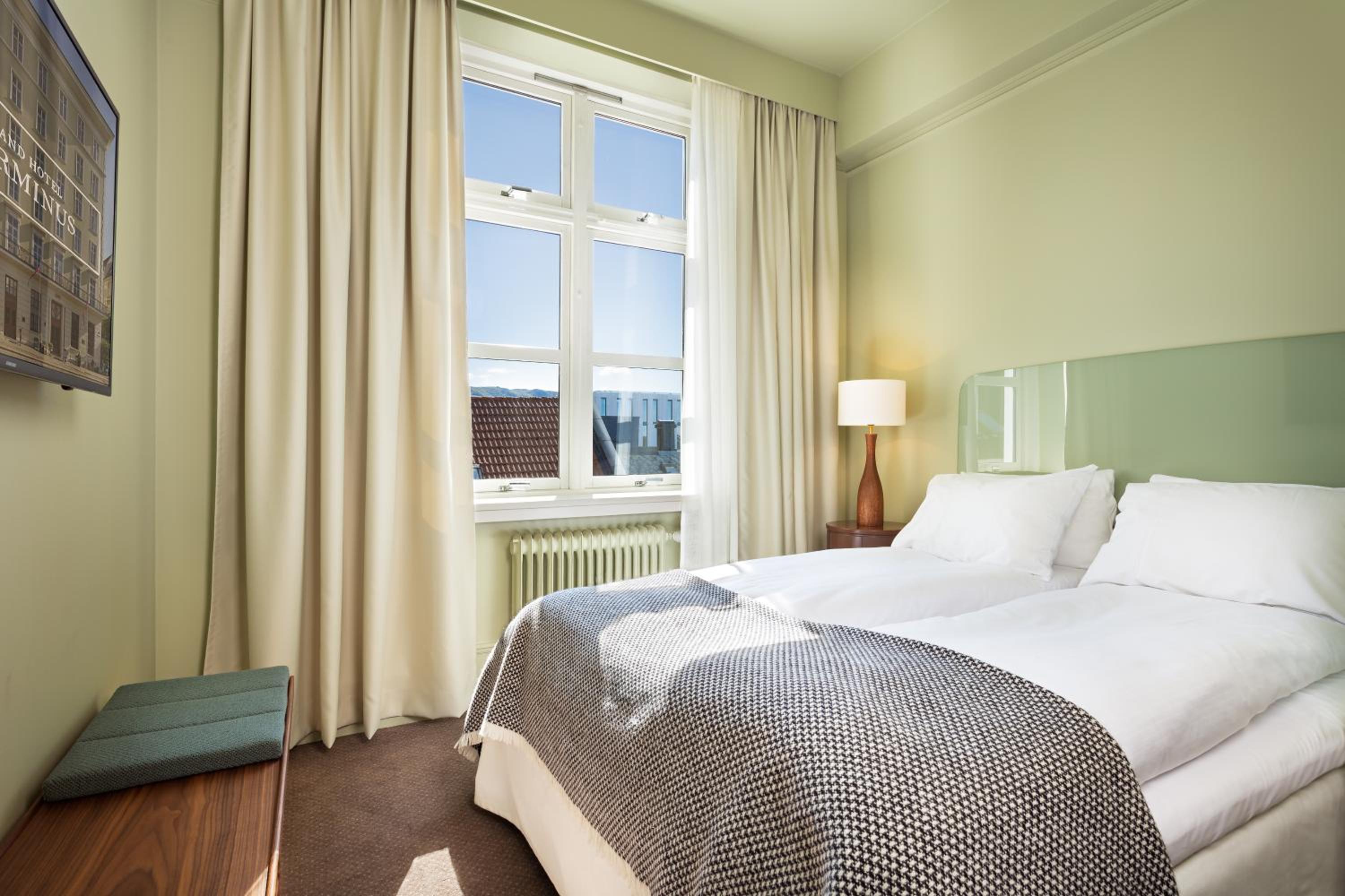 Standard Queen Room - Photo 4