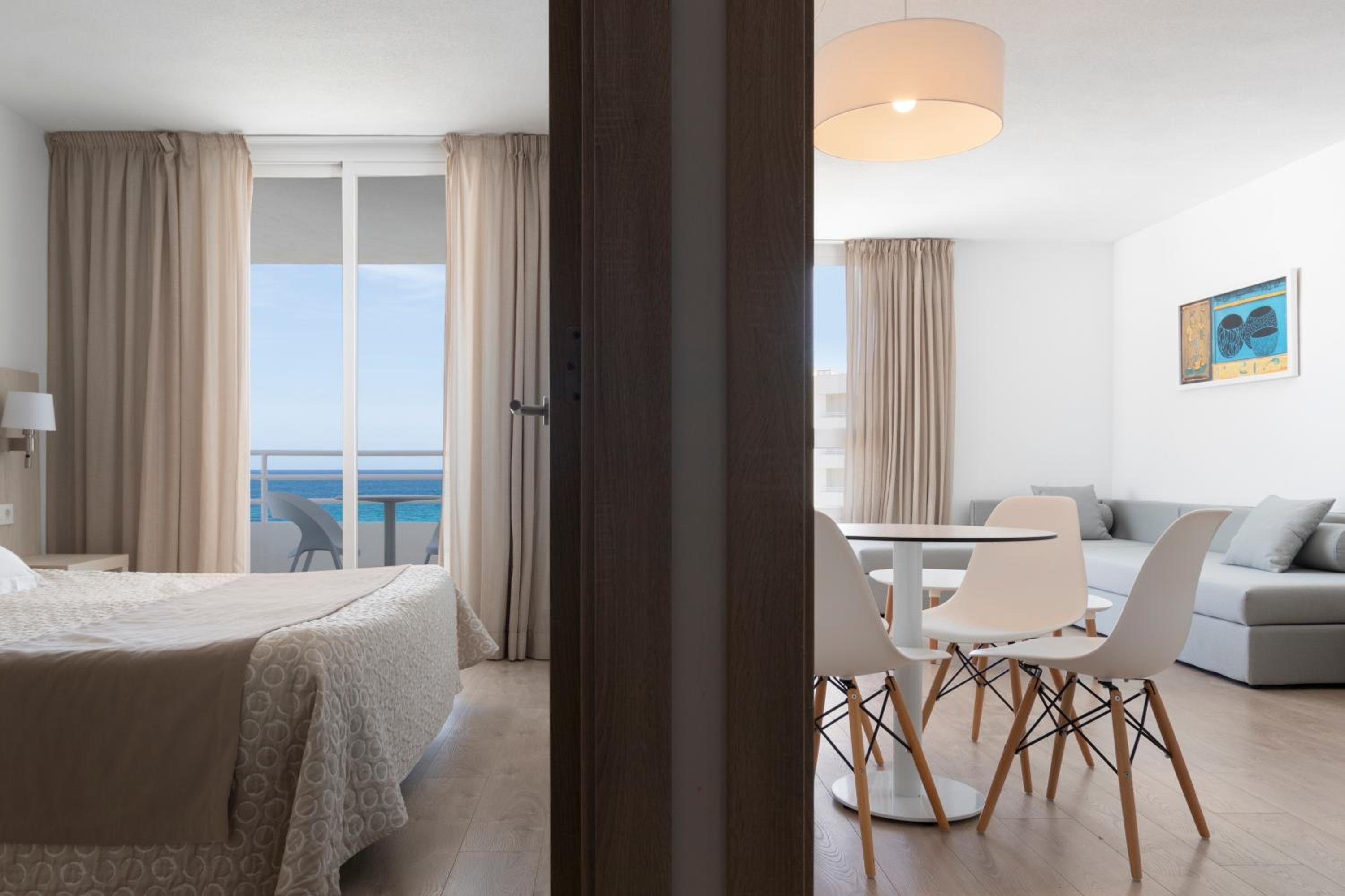 Habitación familiar con vista al mar (2 adultos + 2 niños)