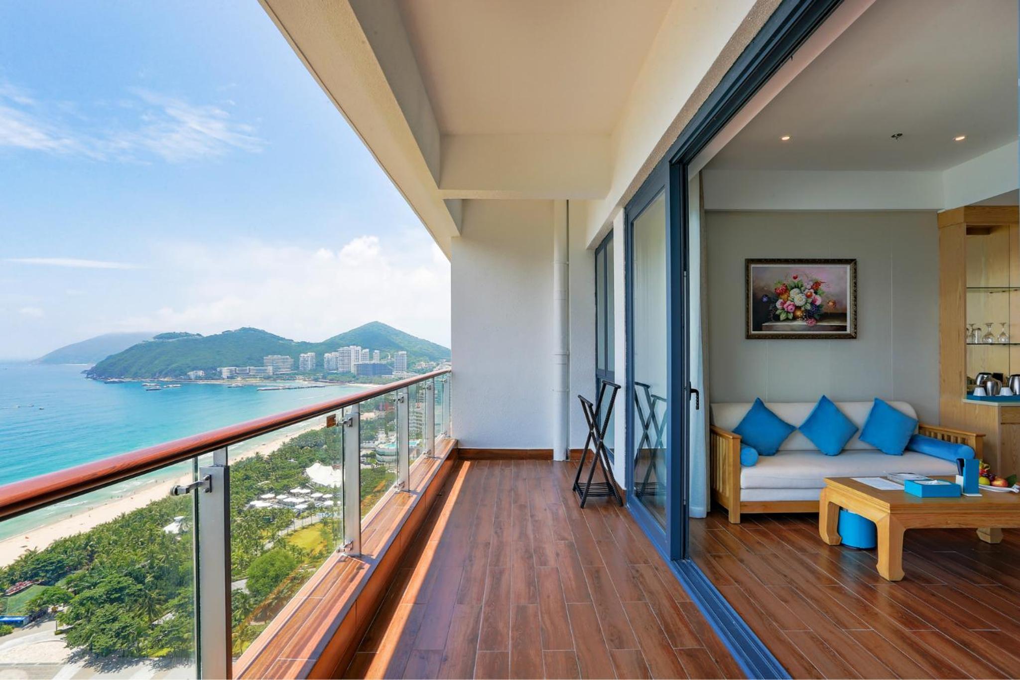 180 Degree Ocean View Open Suite photo 2