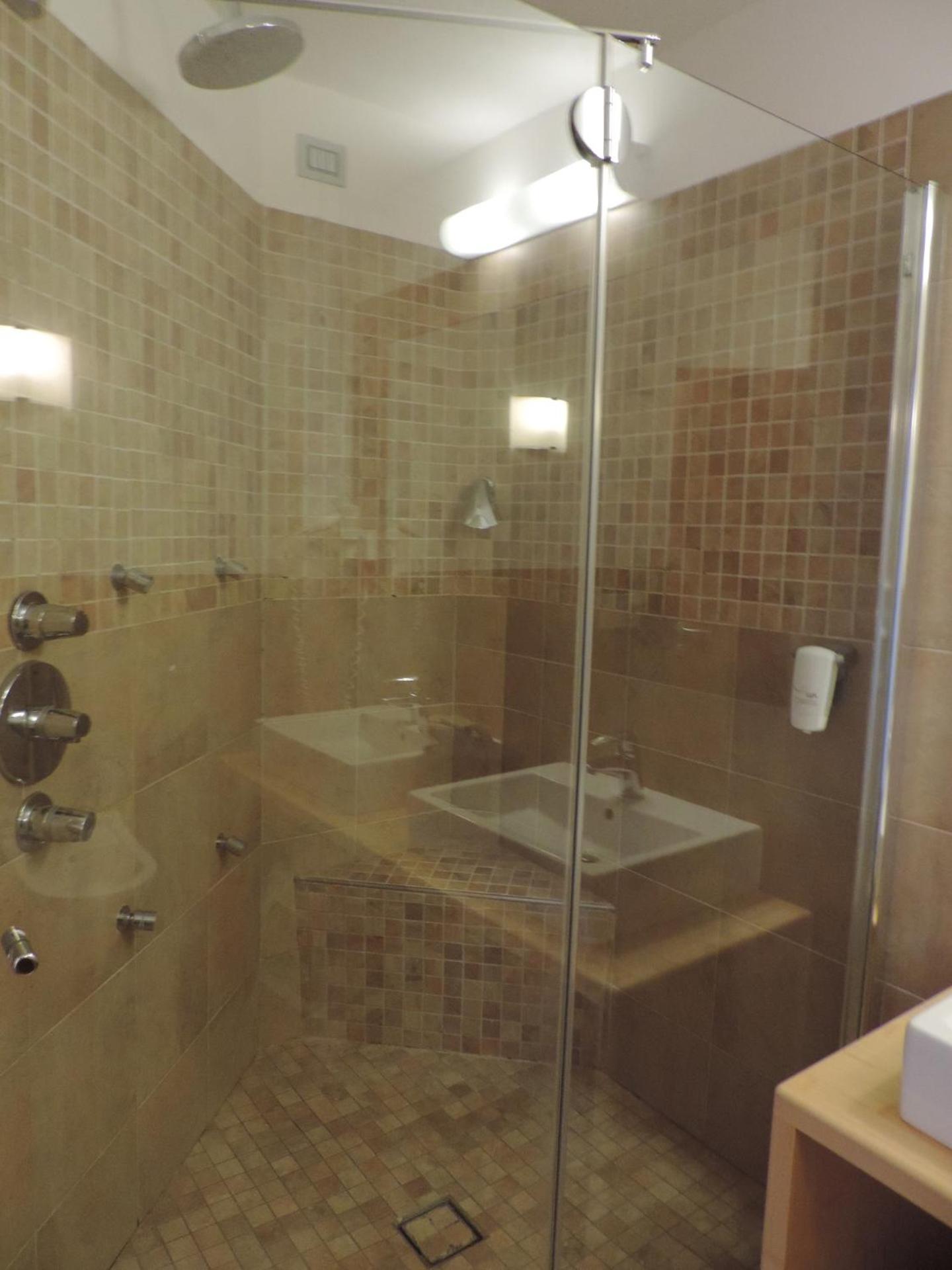 Deluxe Room - Photo 3