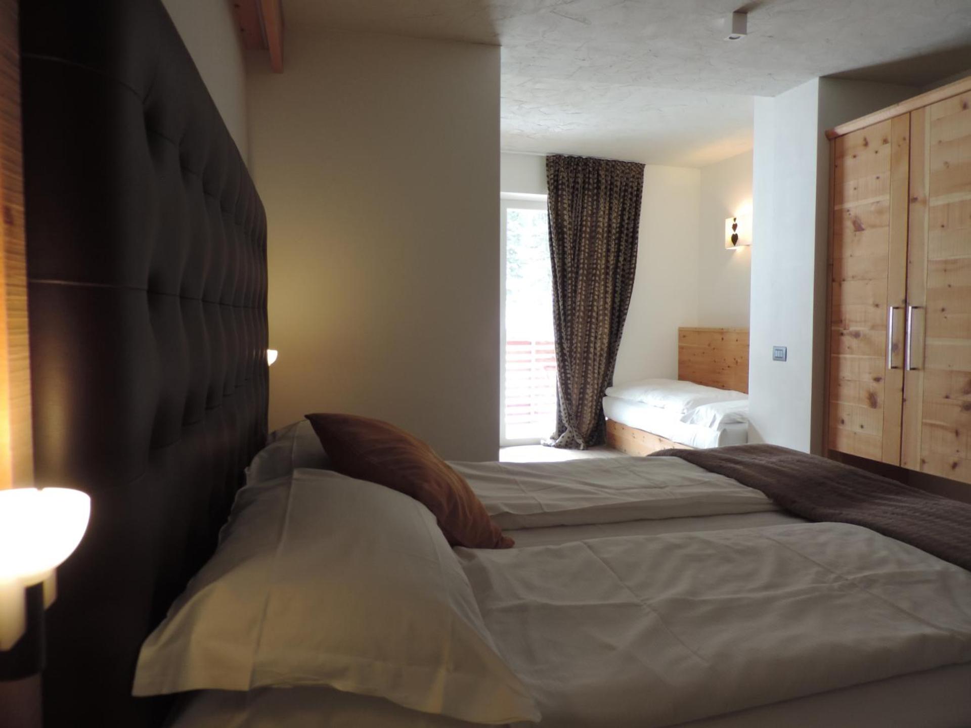 Standard King Room - Photo 2