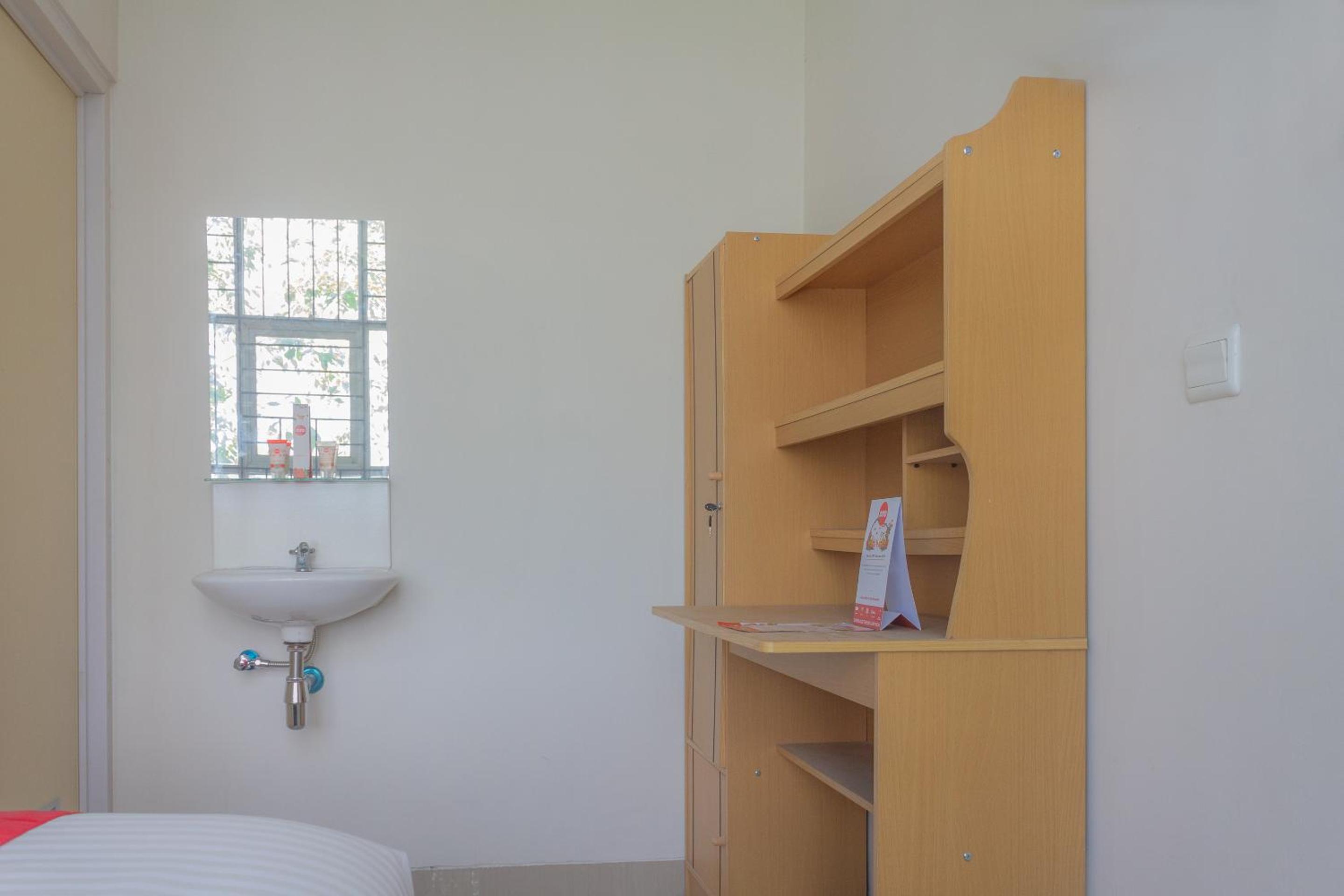 Standard Double Room - Photo 6