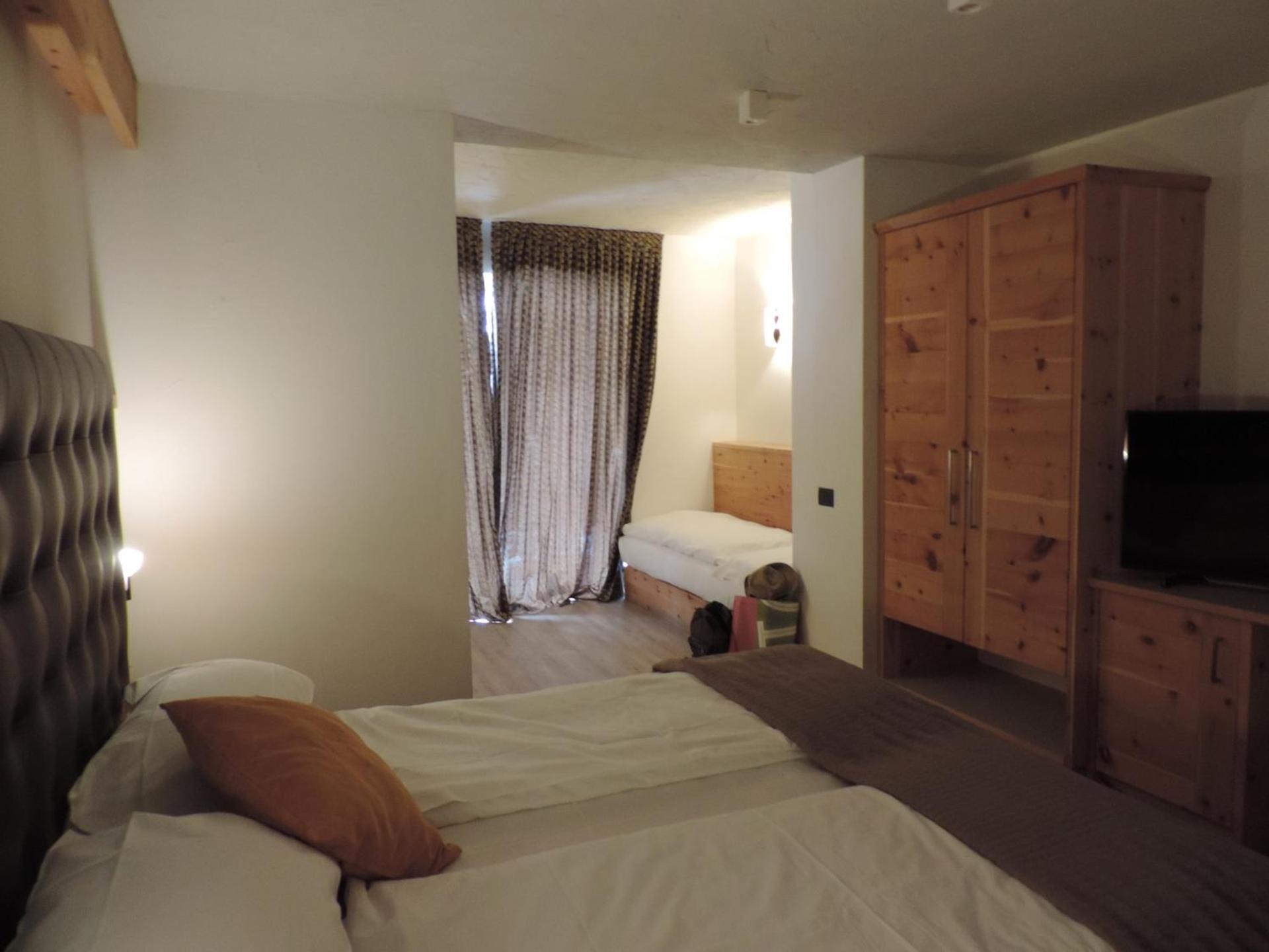 Deluxe Family Room - Photo 1