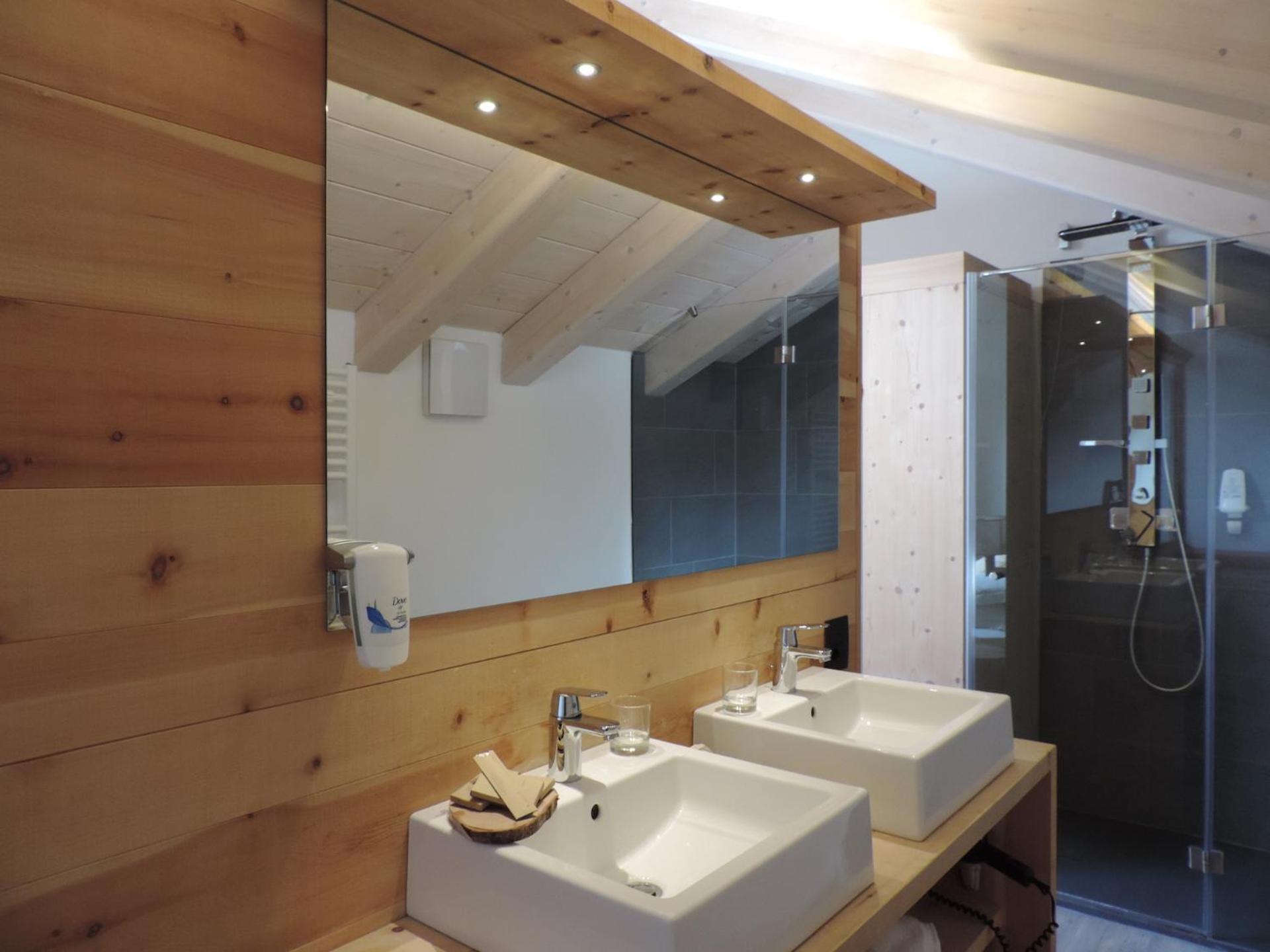 Family Suite - Photo 12