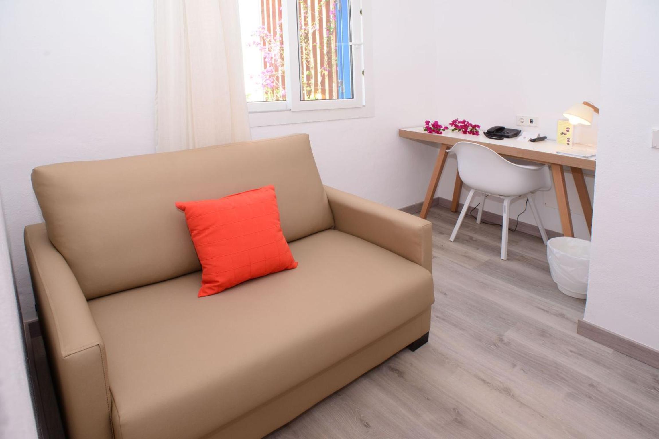 Double Room with Garden View - Photo 5