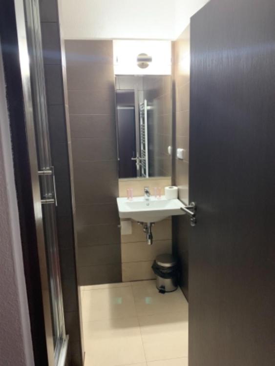 Deluxe Double Room (2 Adults + 1 Child) photo 3
