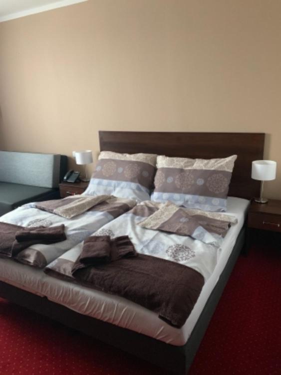 Deluxe Double Room (2 Adults + 1 Child) photo 3