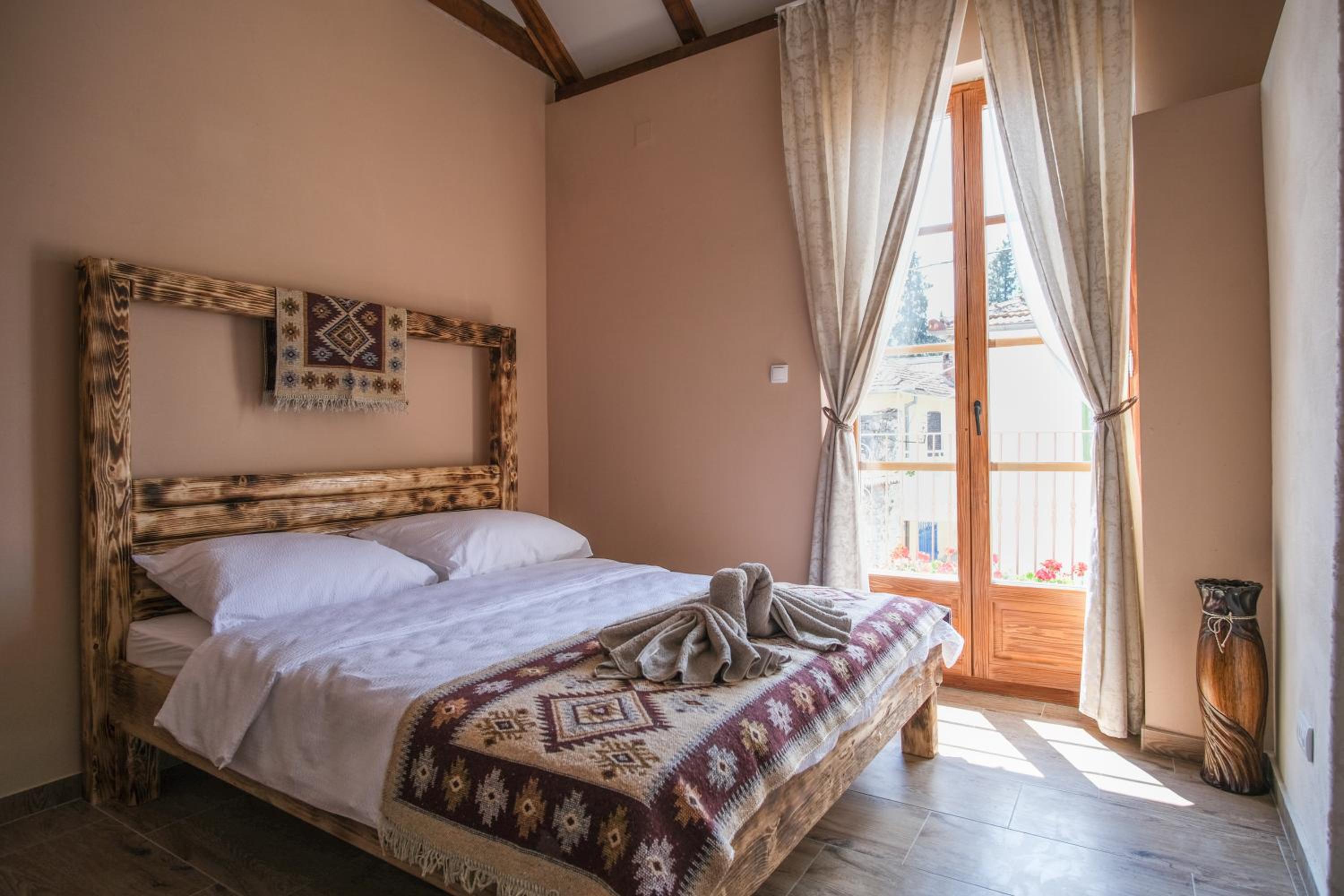 King Room with Balcony photo 2