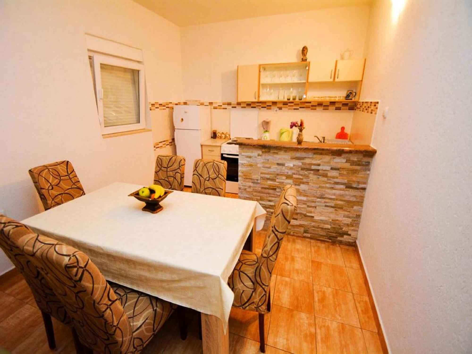Comfort Two Bedroom Apartment with Balcony