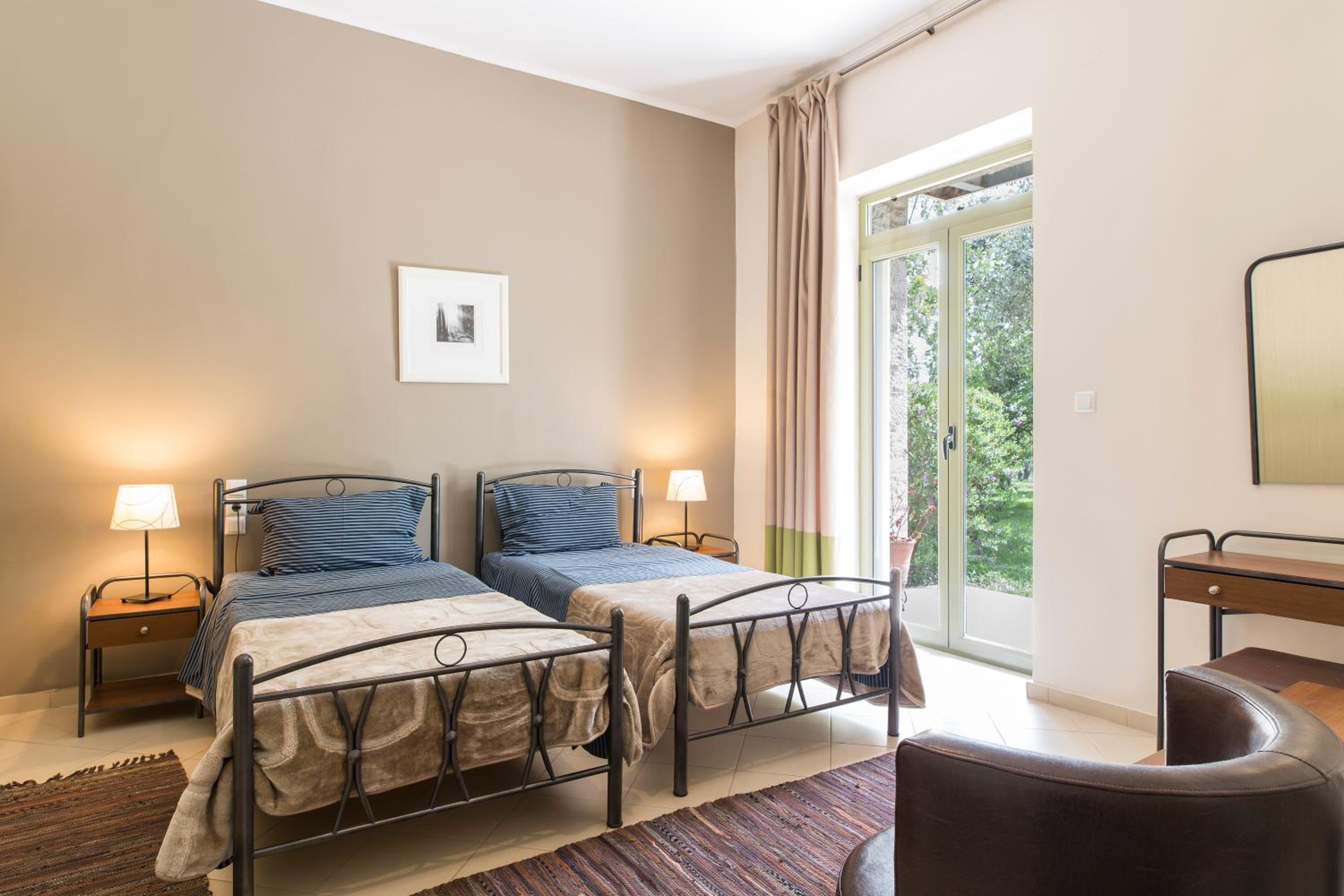 Standard Twin Room with Garden View - Photo 1