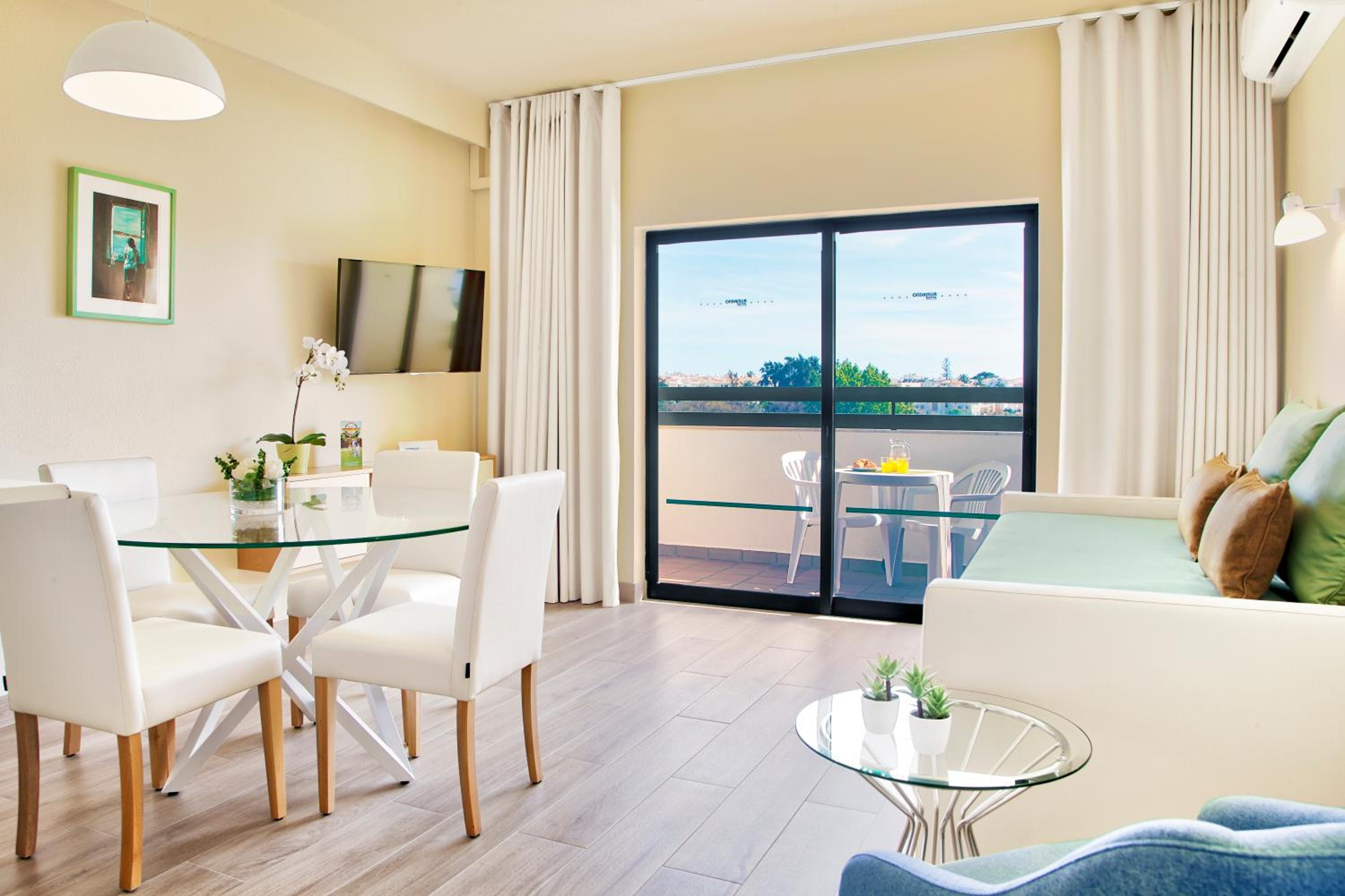 One-Bedroom Apartment - Photo 1