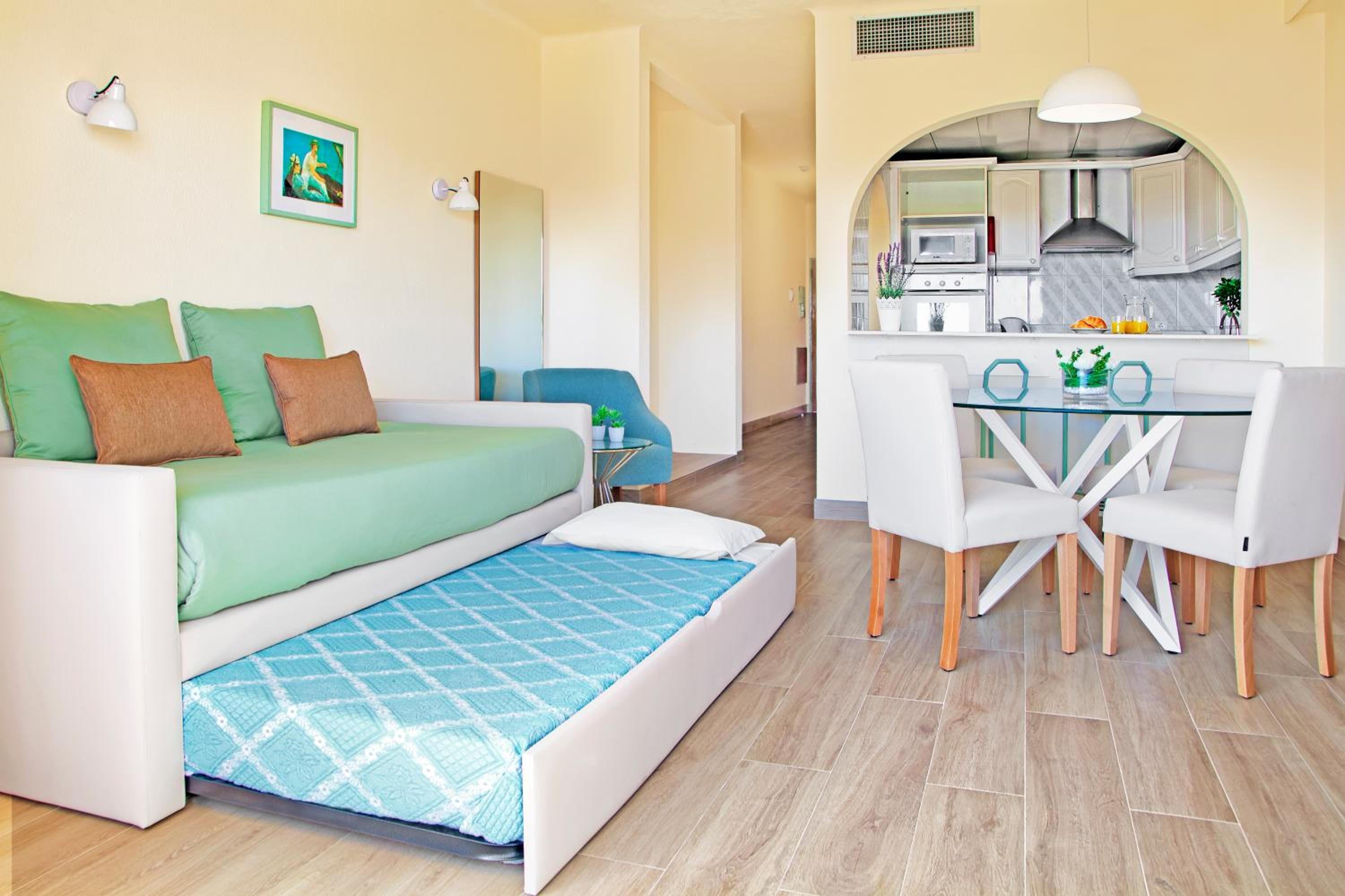 One-Bedroom Apartment - Photo 13