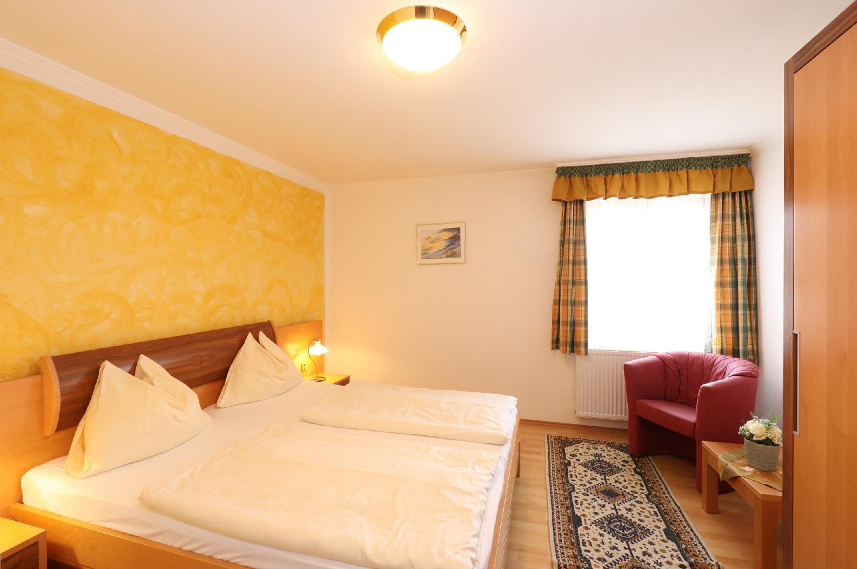 Superior Two-Bedroom Apartment with Balcony and Lake View