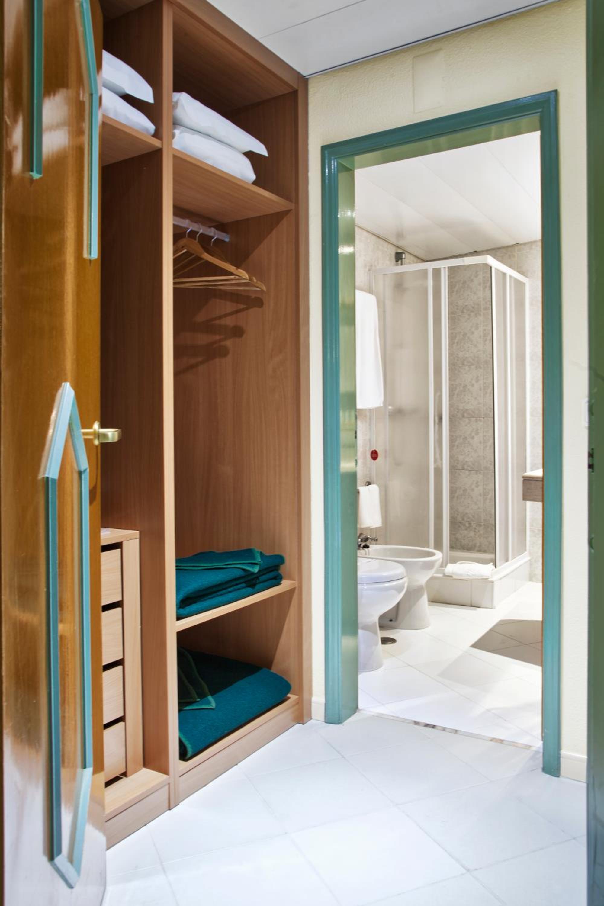 Two-Bedroom Apartment - Photo 3