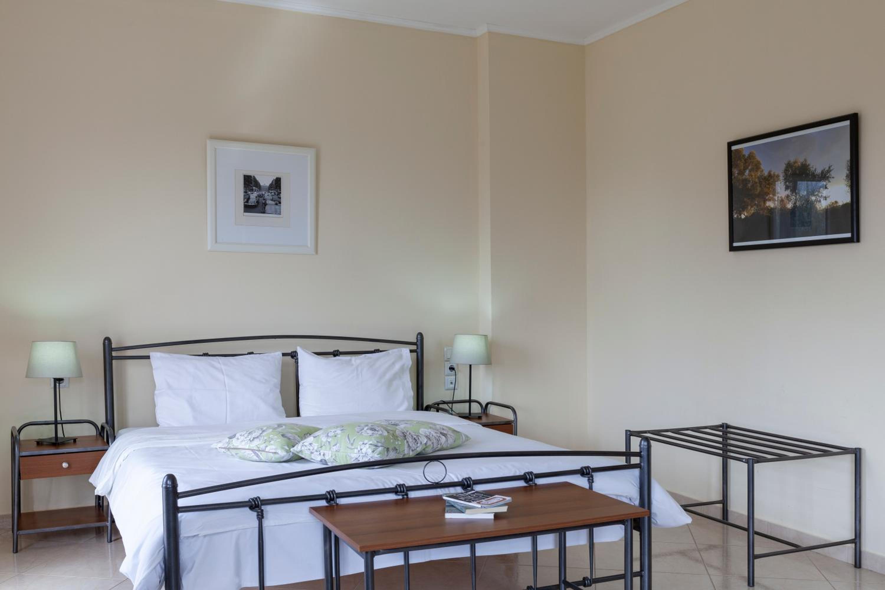 Triple Room with Terrace - Photo 3