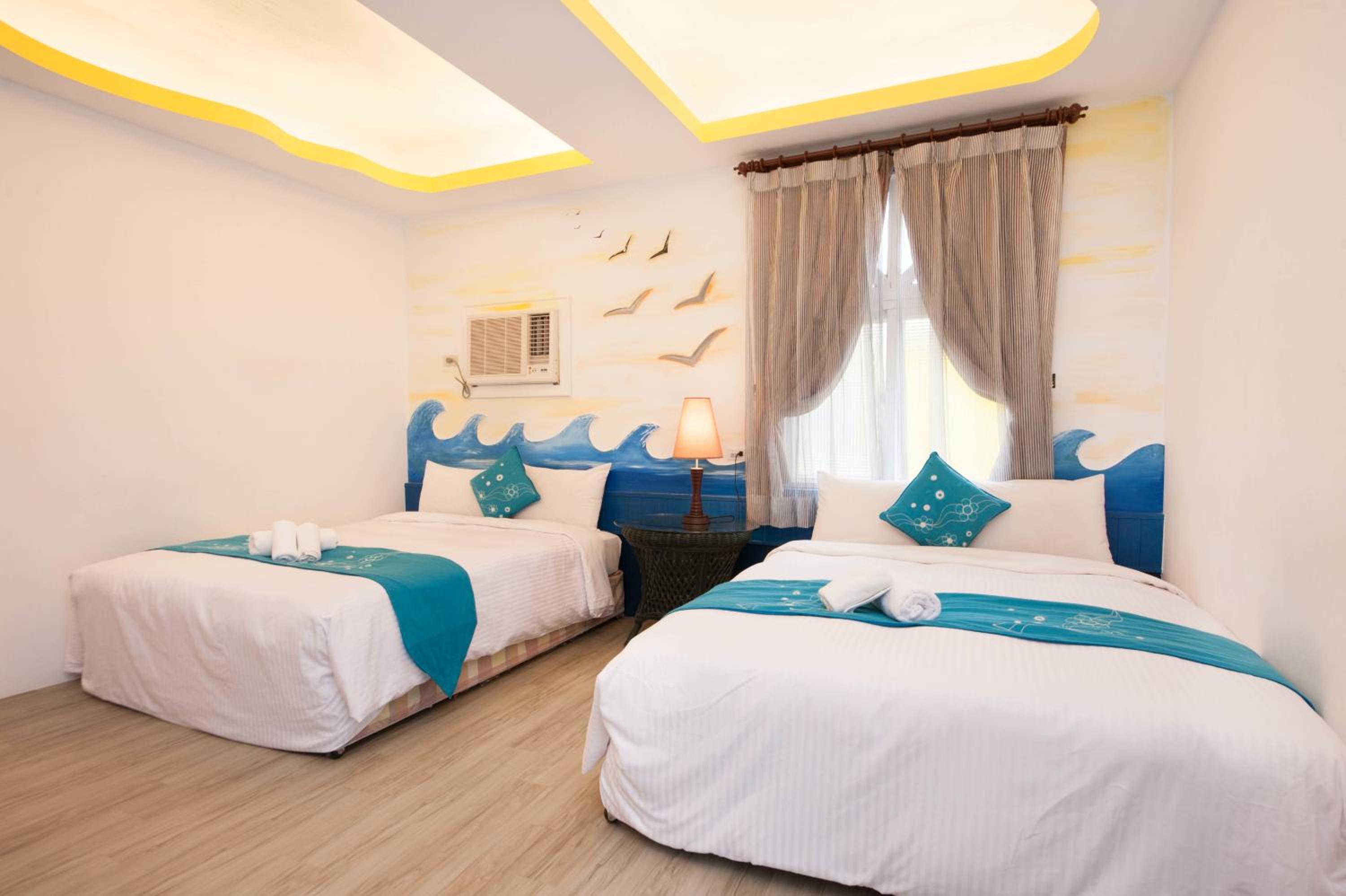 Quadruple Room with Balcony photo 3
