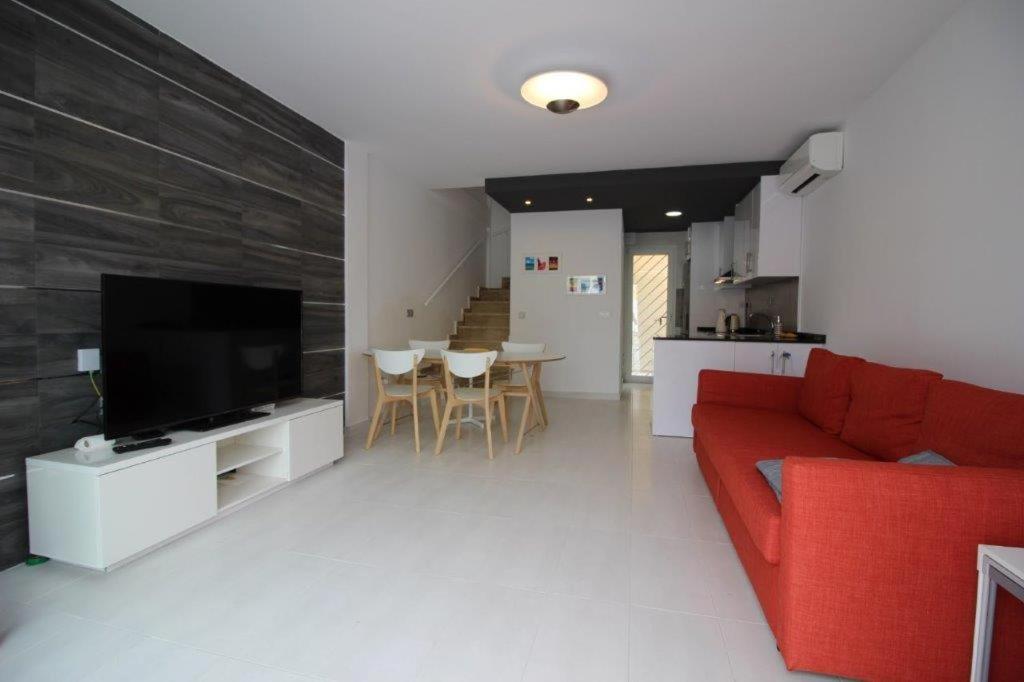 Apartamento con vista a la piscina