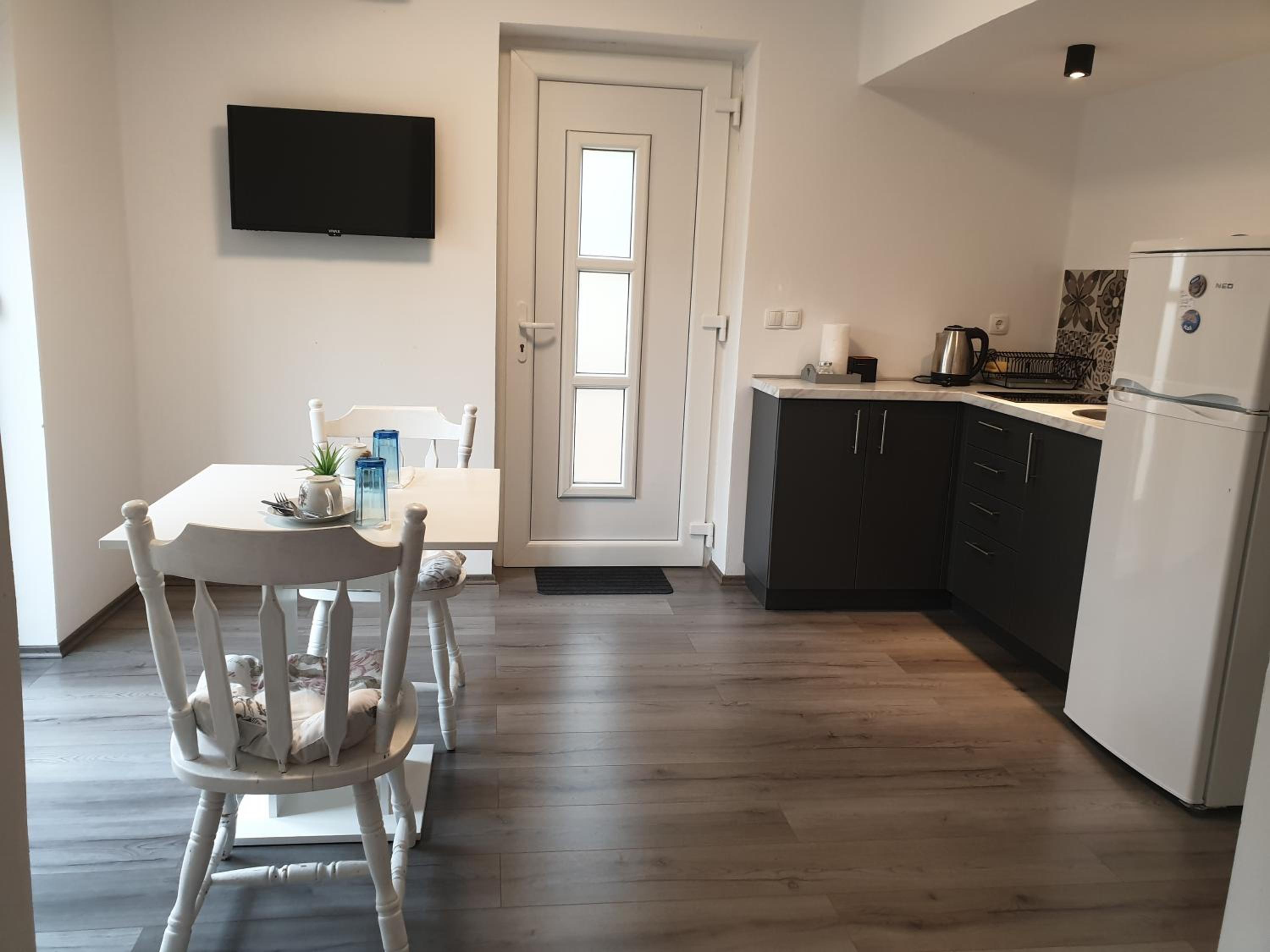 Apartment photo 3