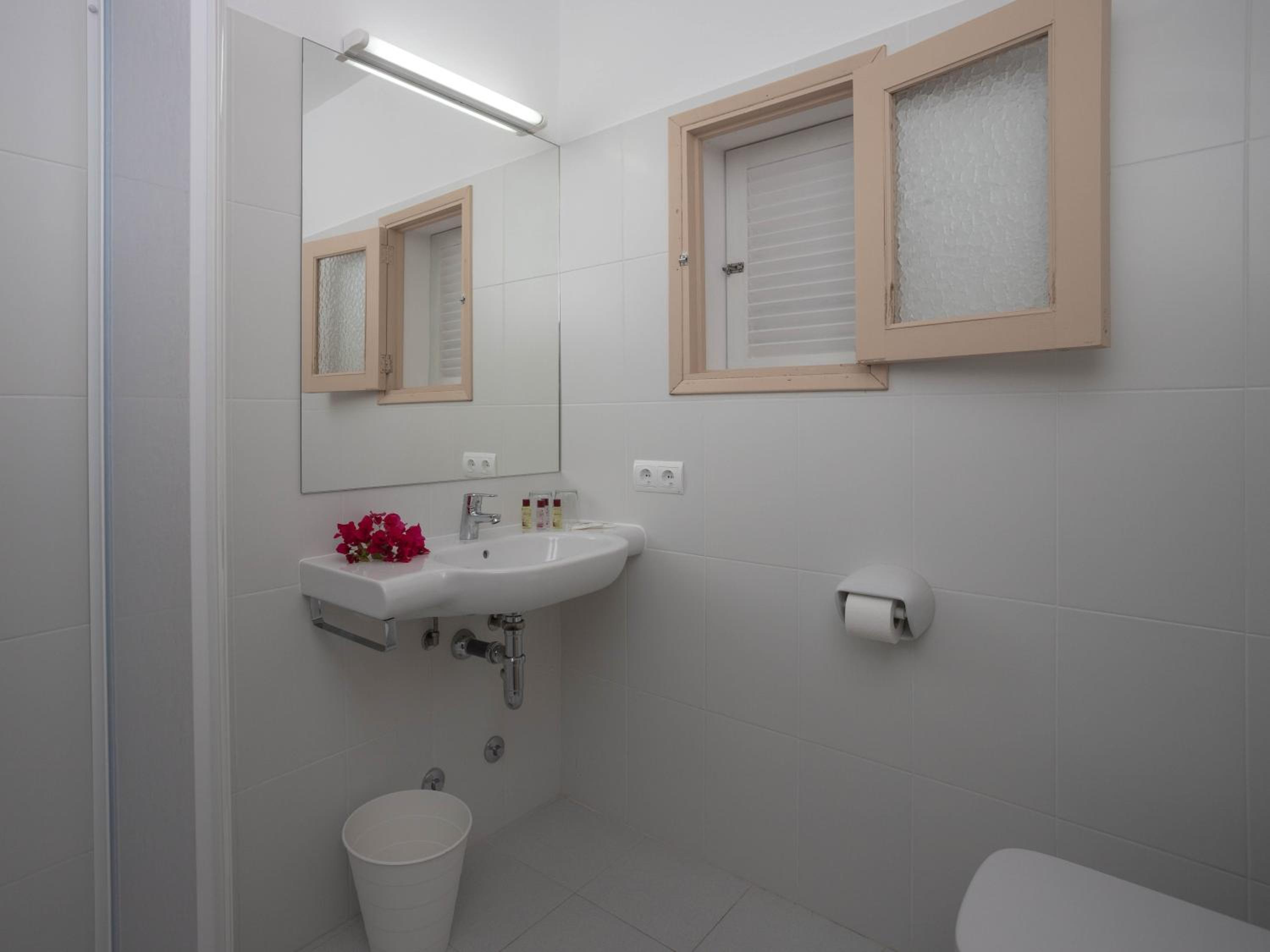 Standard Twin Room photo 2