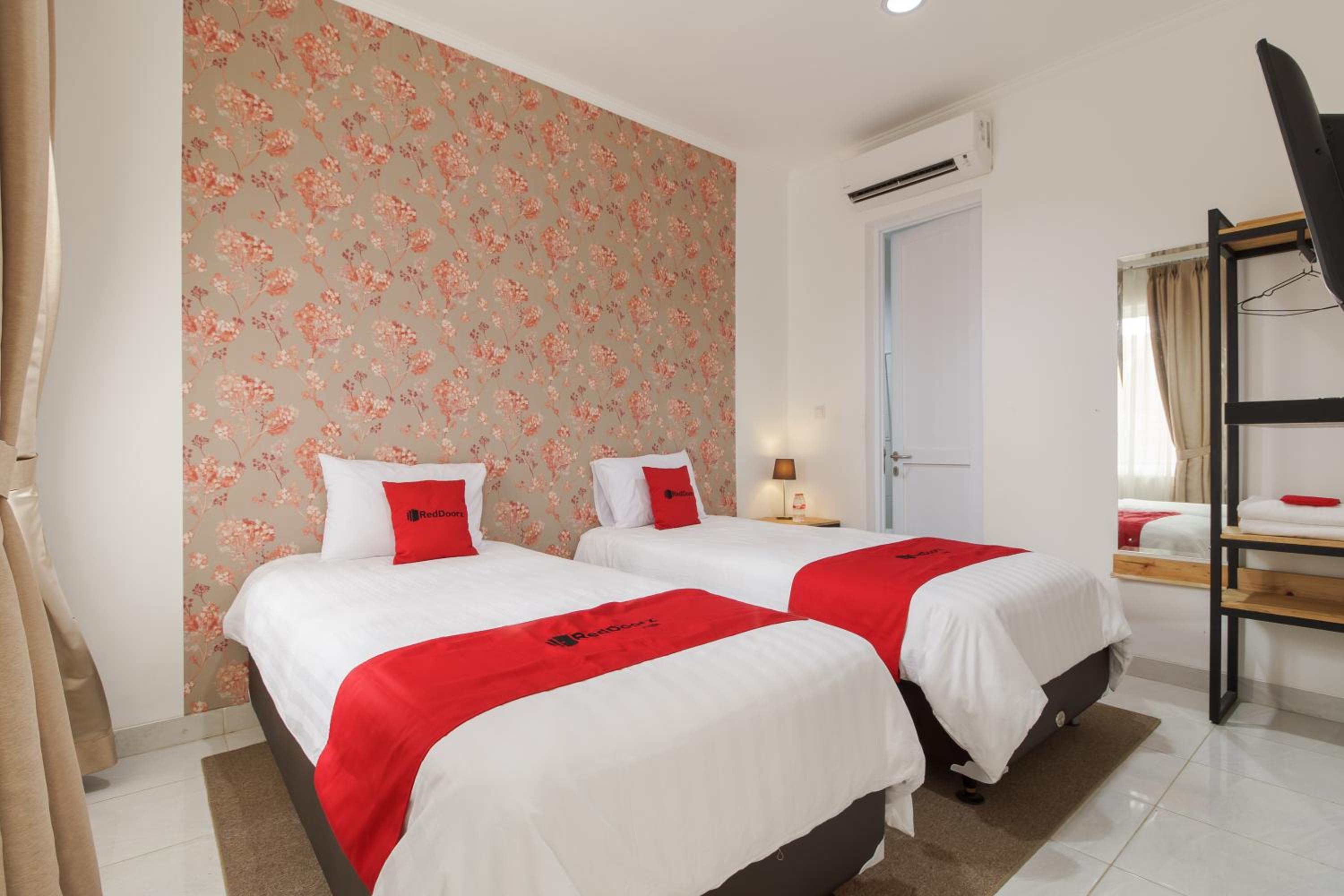 Twin Room - Photo 2
