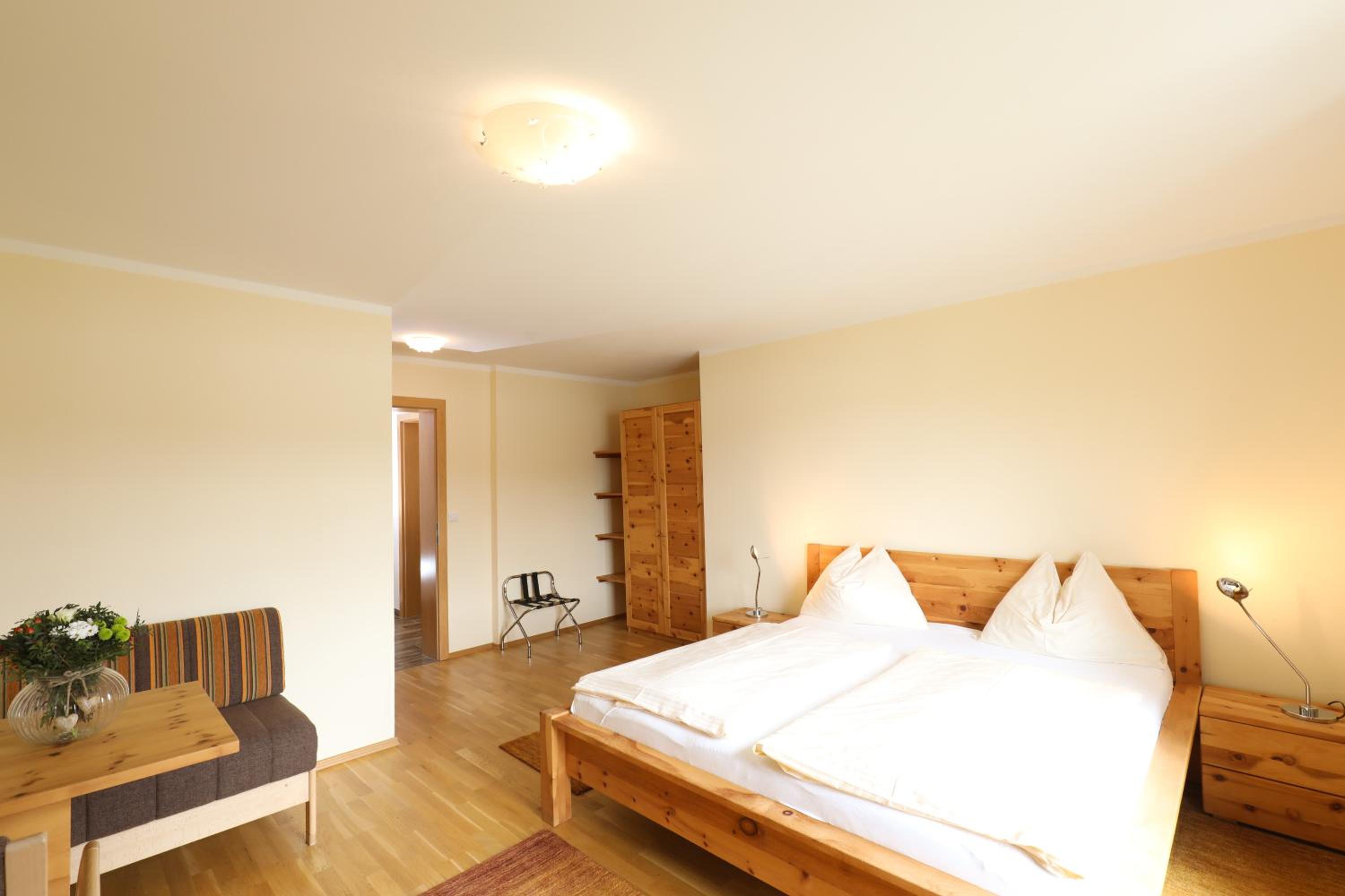Deluxe Double Room with Balcony and Lake View