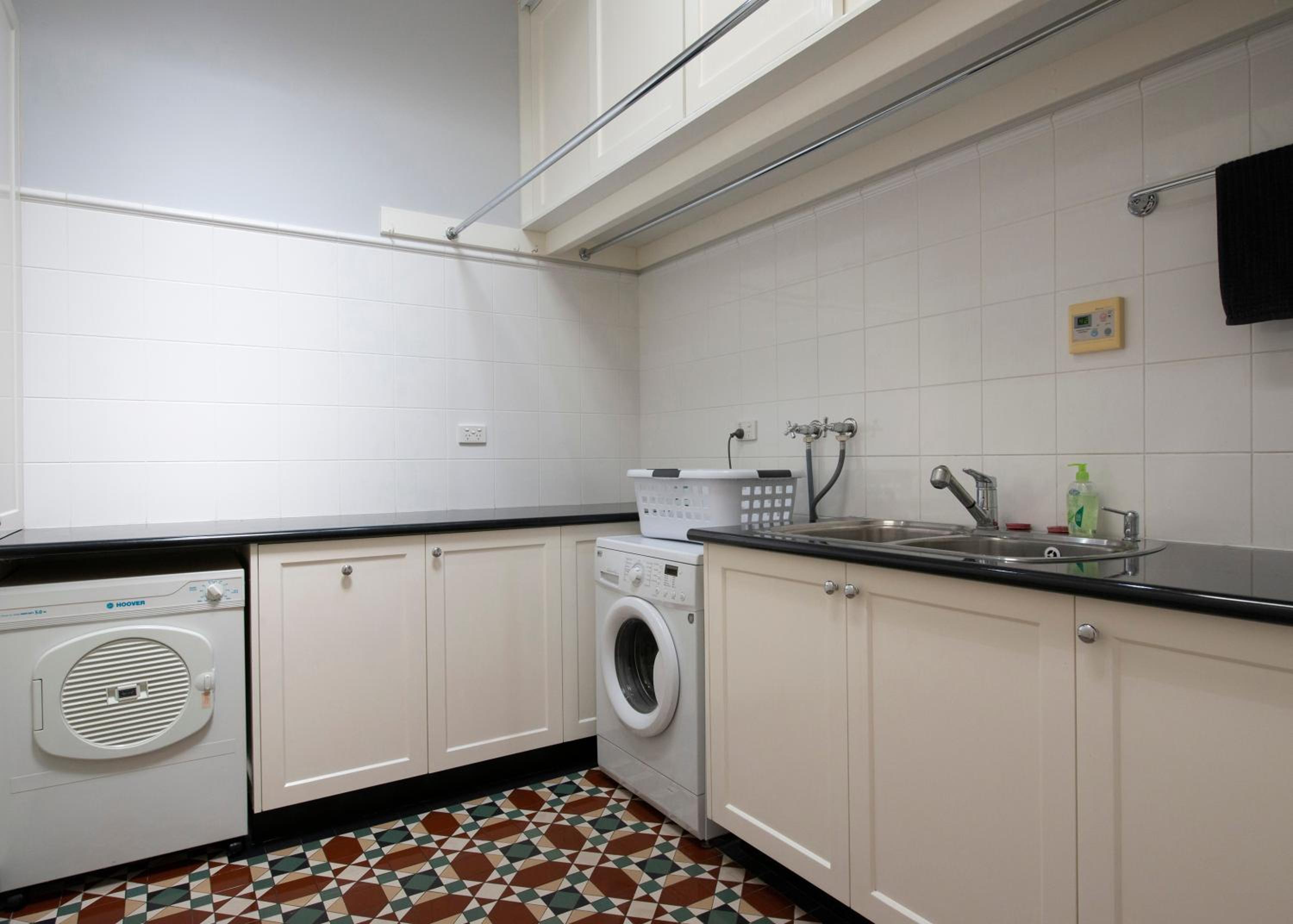 Three-Bedroom House photo 2