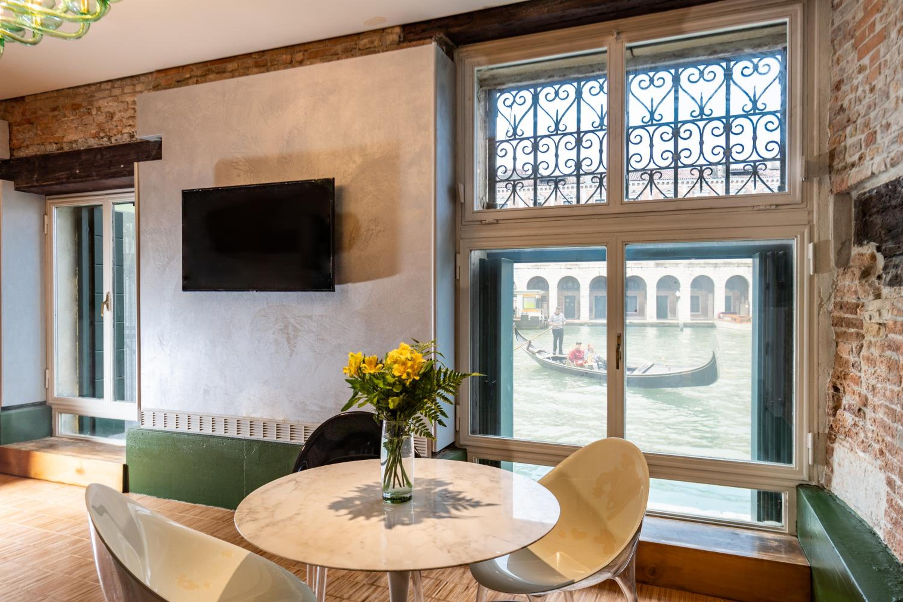 Apartment on the Grand Canal photo 2