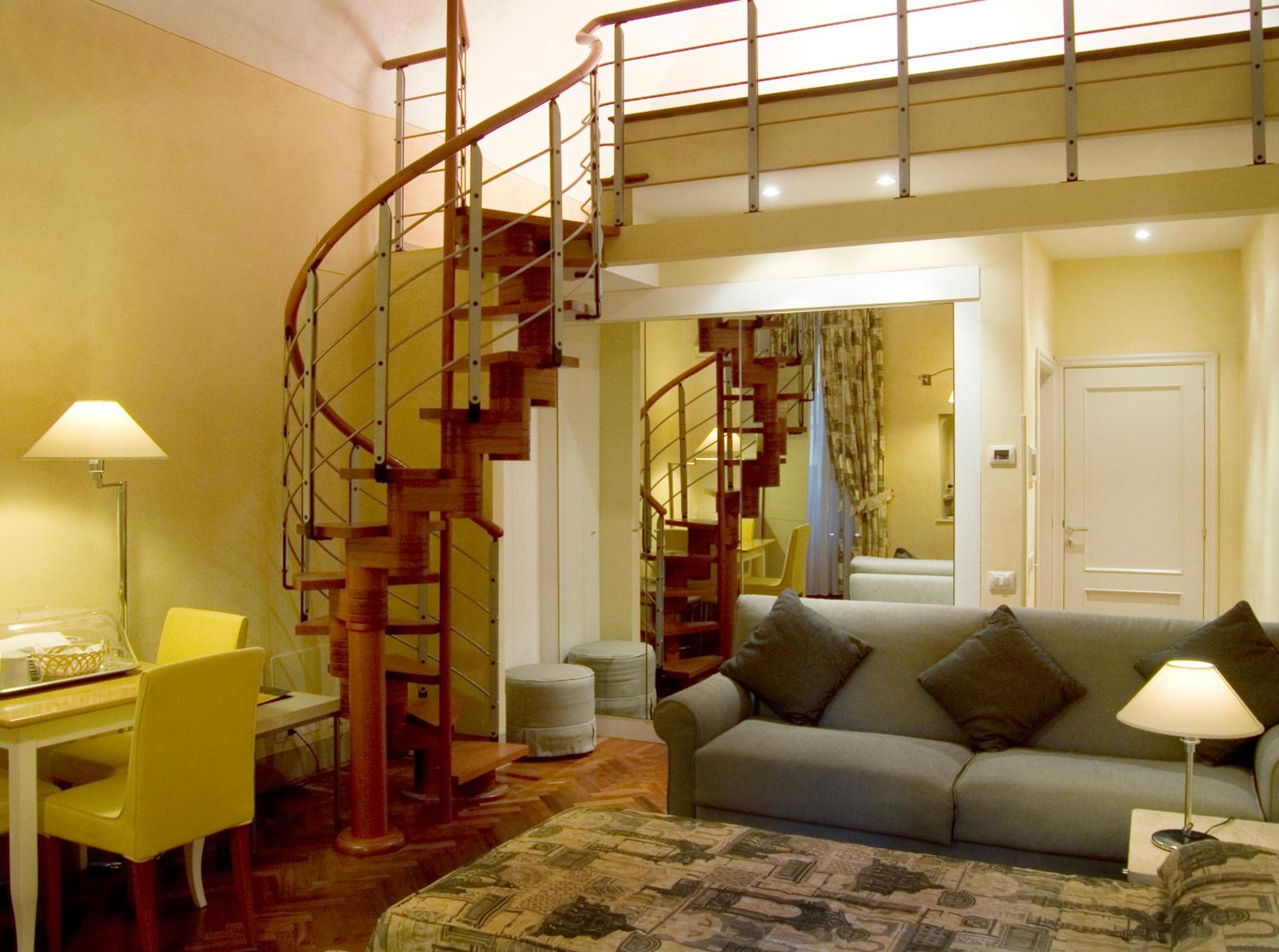 Large Studio photo 1
