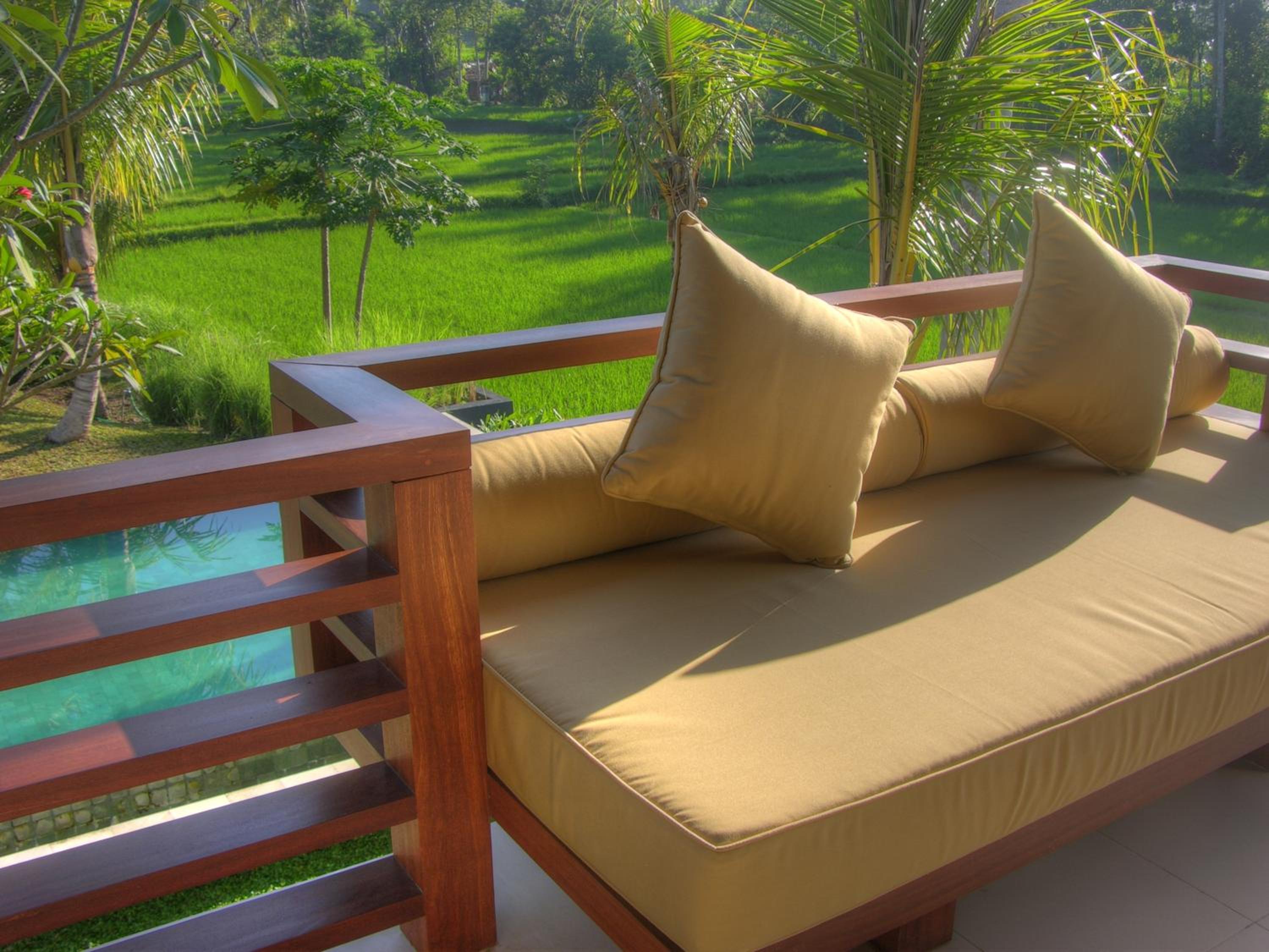 Barong Deluxe Double Room with Balcony photo 2