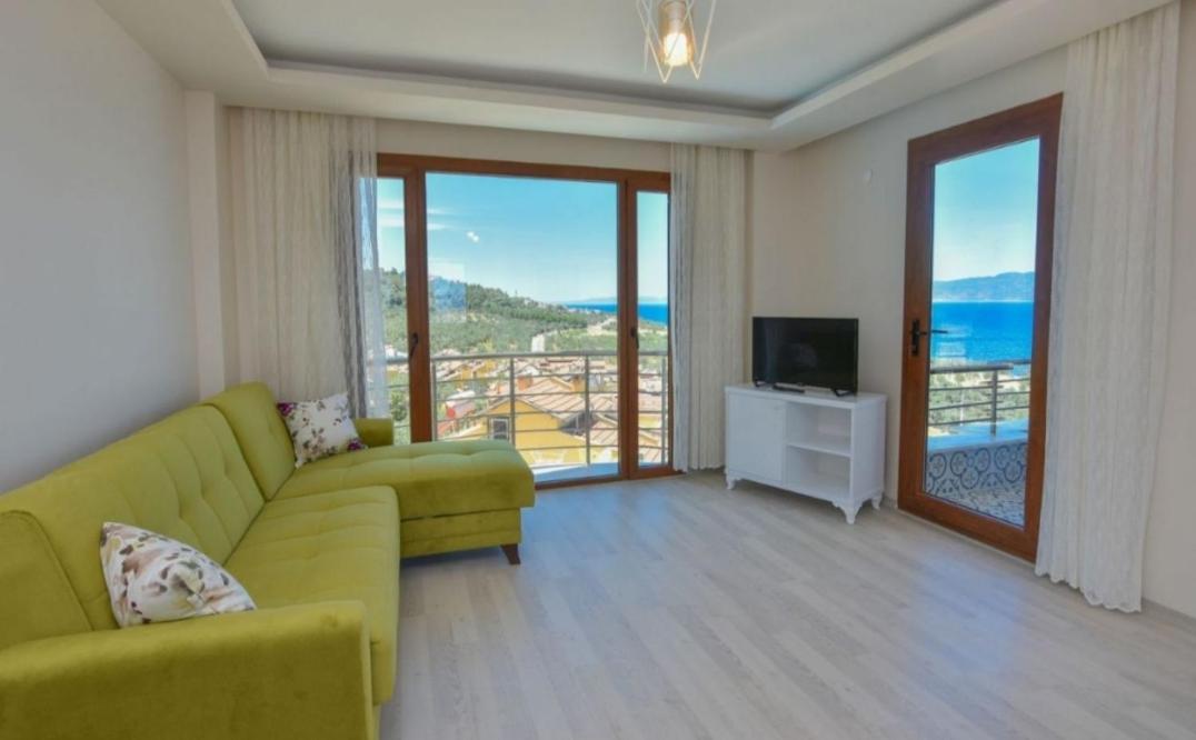Family Room with Sea View - Photo 1
