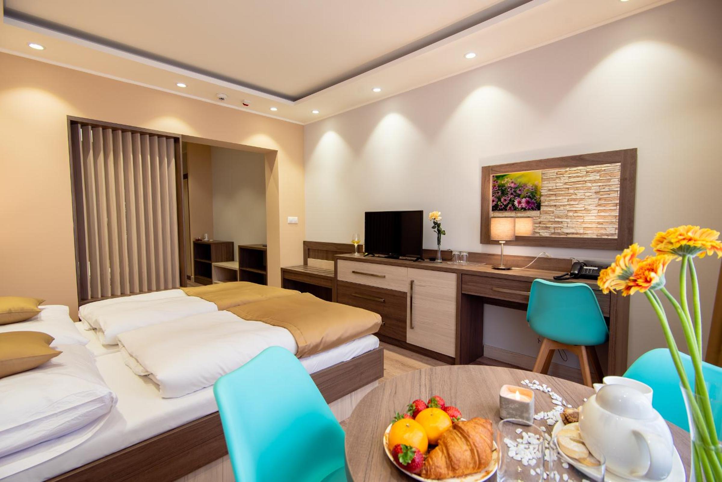 Suite - Photo 9