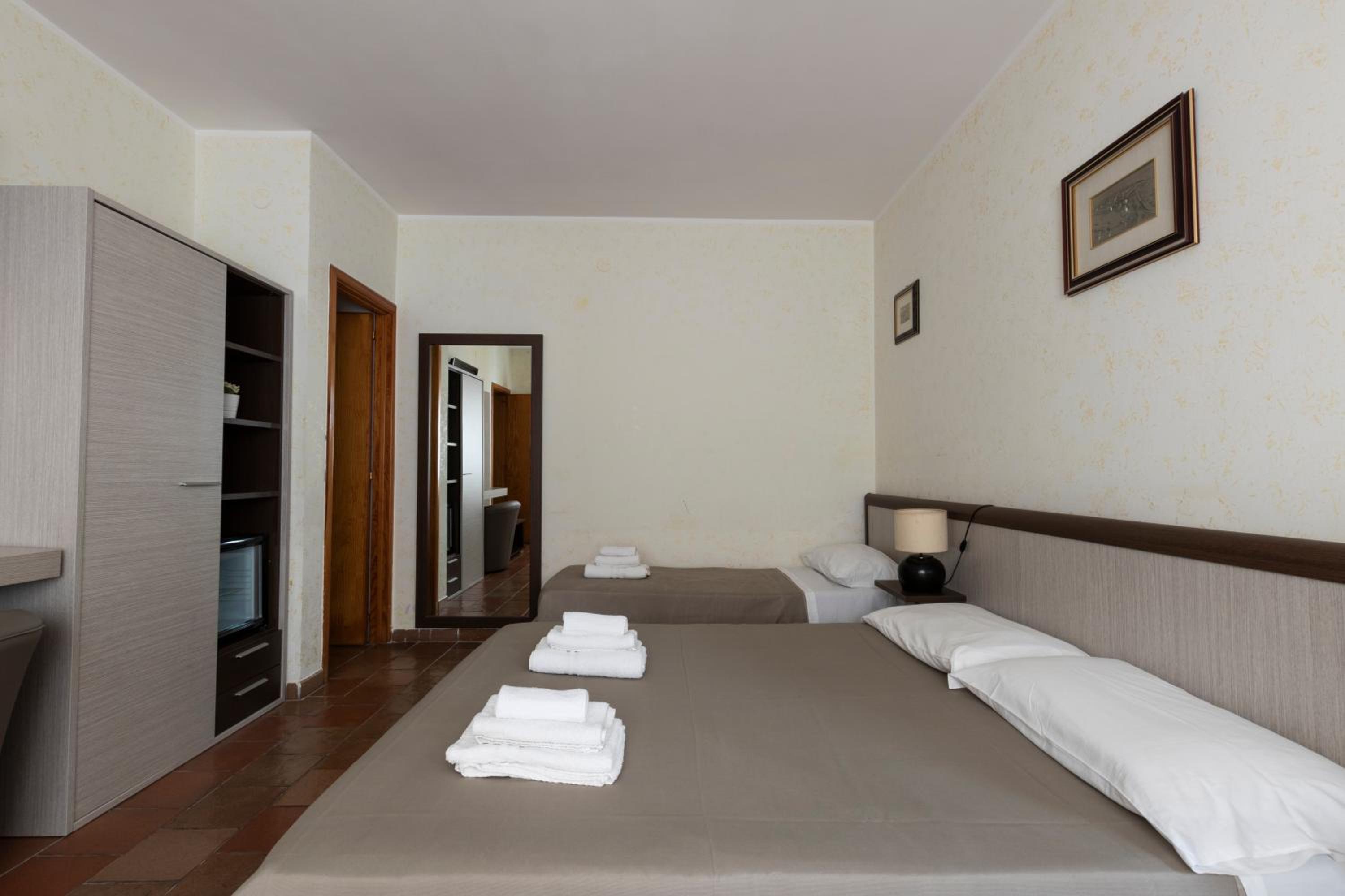 Triple Room photo 2