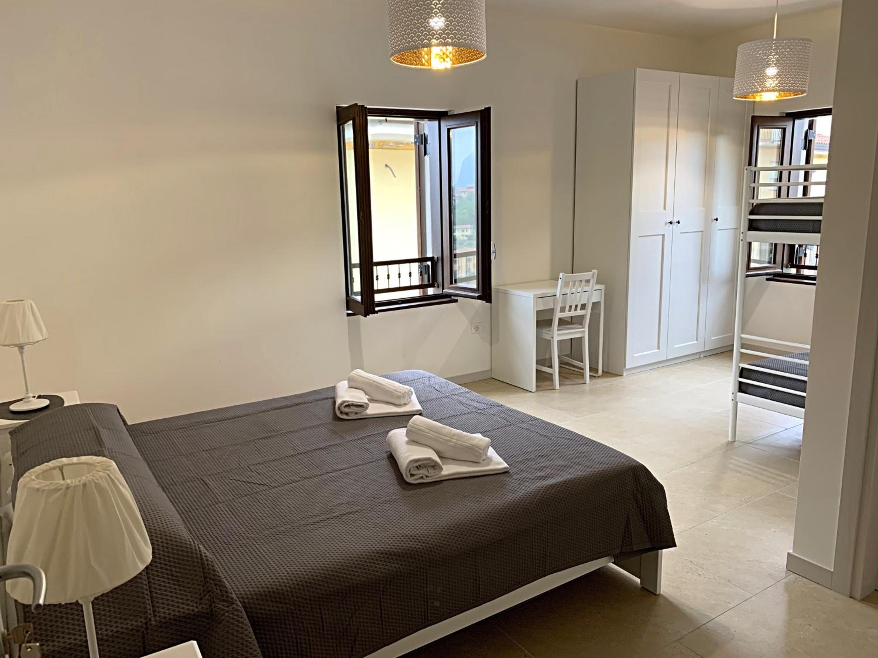 Quadruple Room with Private Bathroom