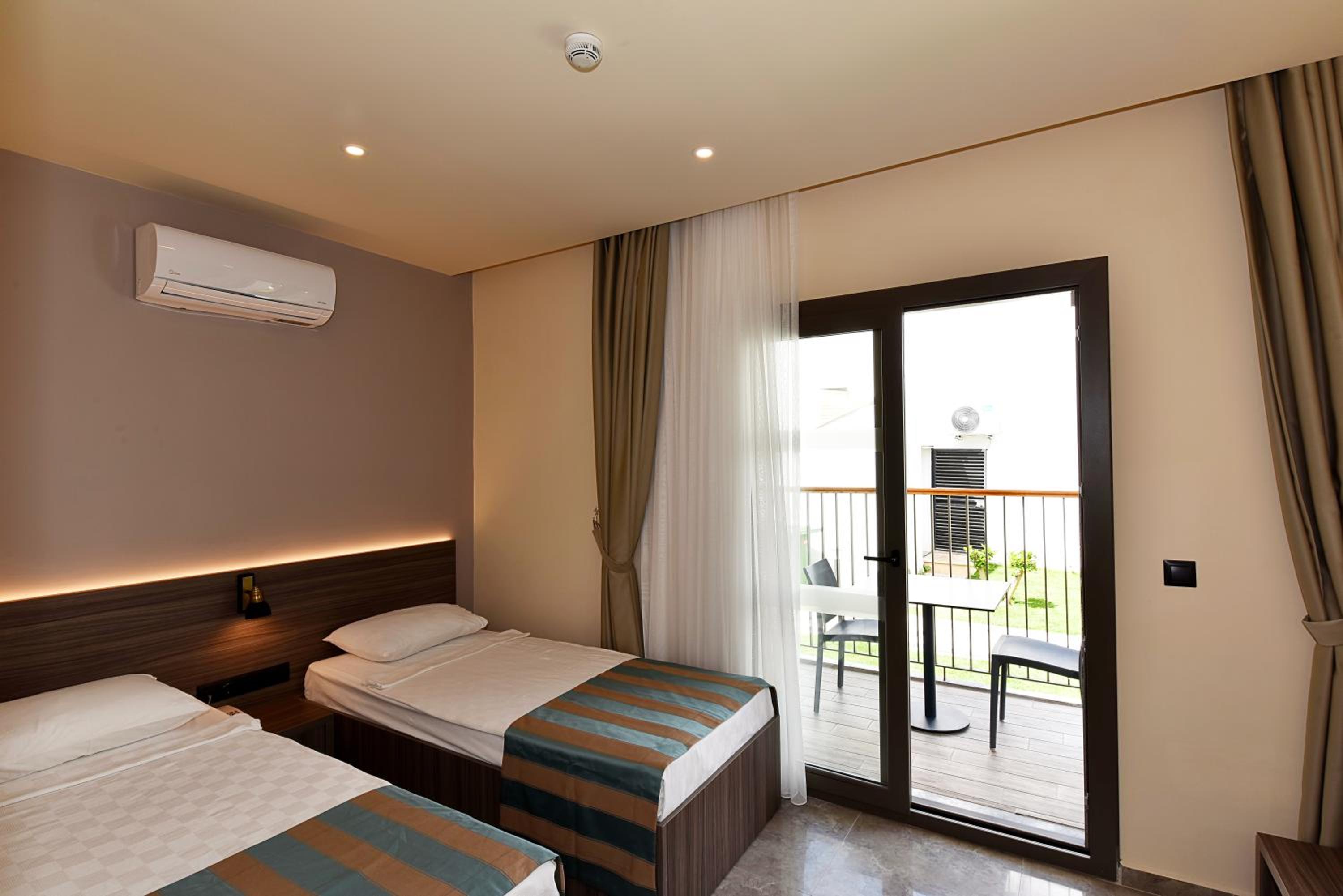 Standard  Room - Photo 12