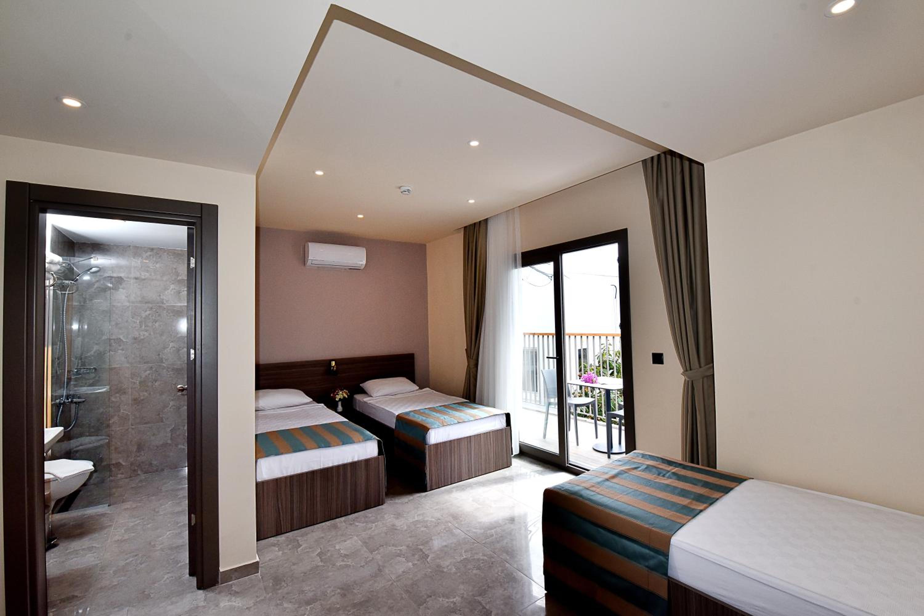Standard  Room - Photo 9