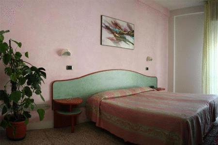 Double or Twin Room - Photo 1