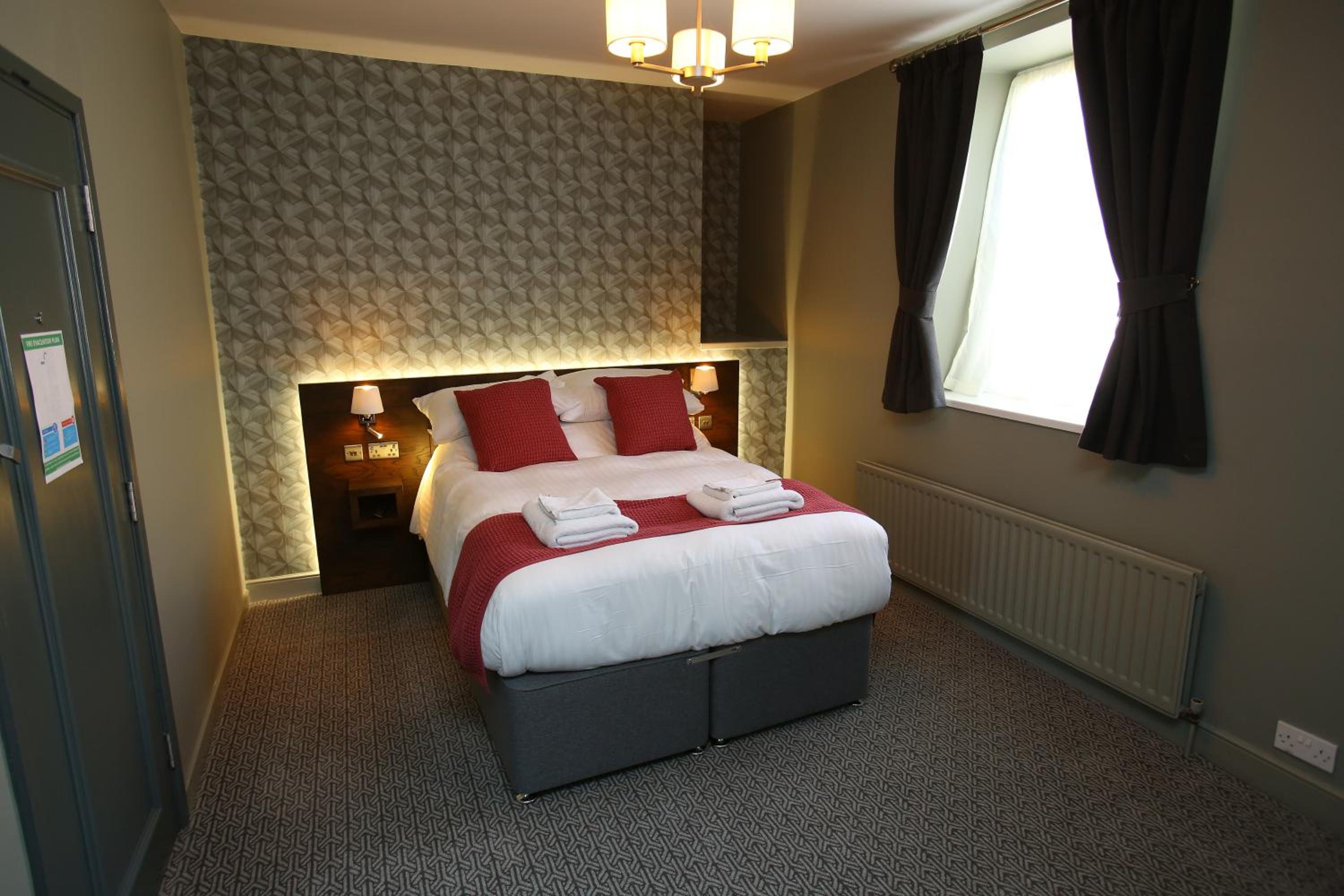 Double Room with Private Bathroom - Photo 1