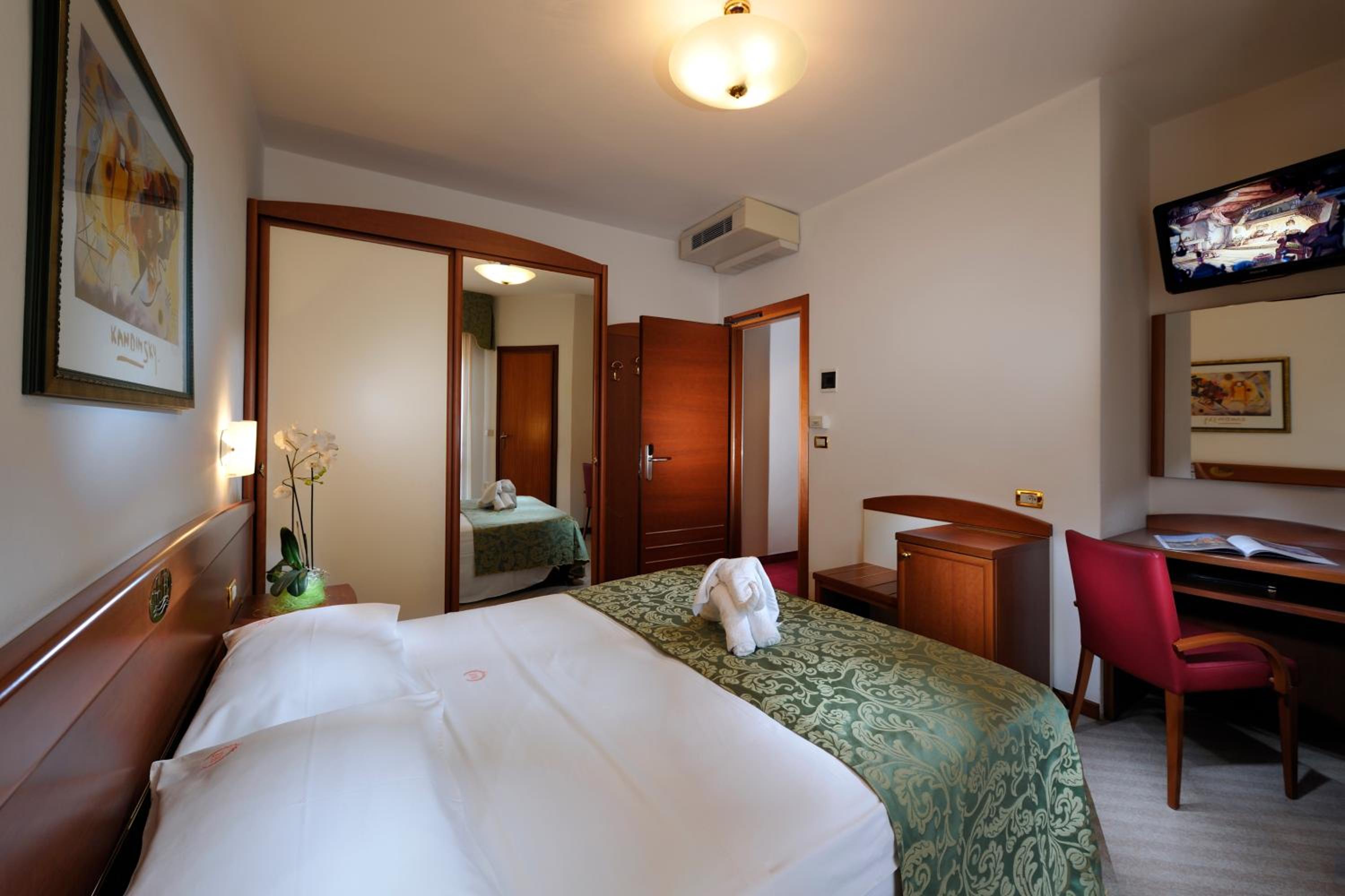 Economy Double or Twin Room