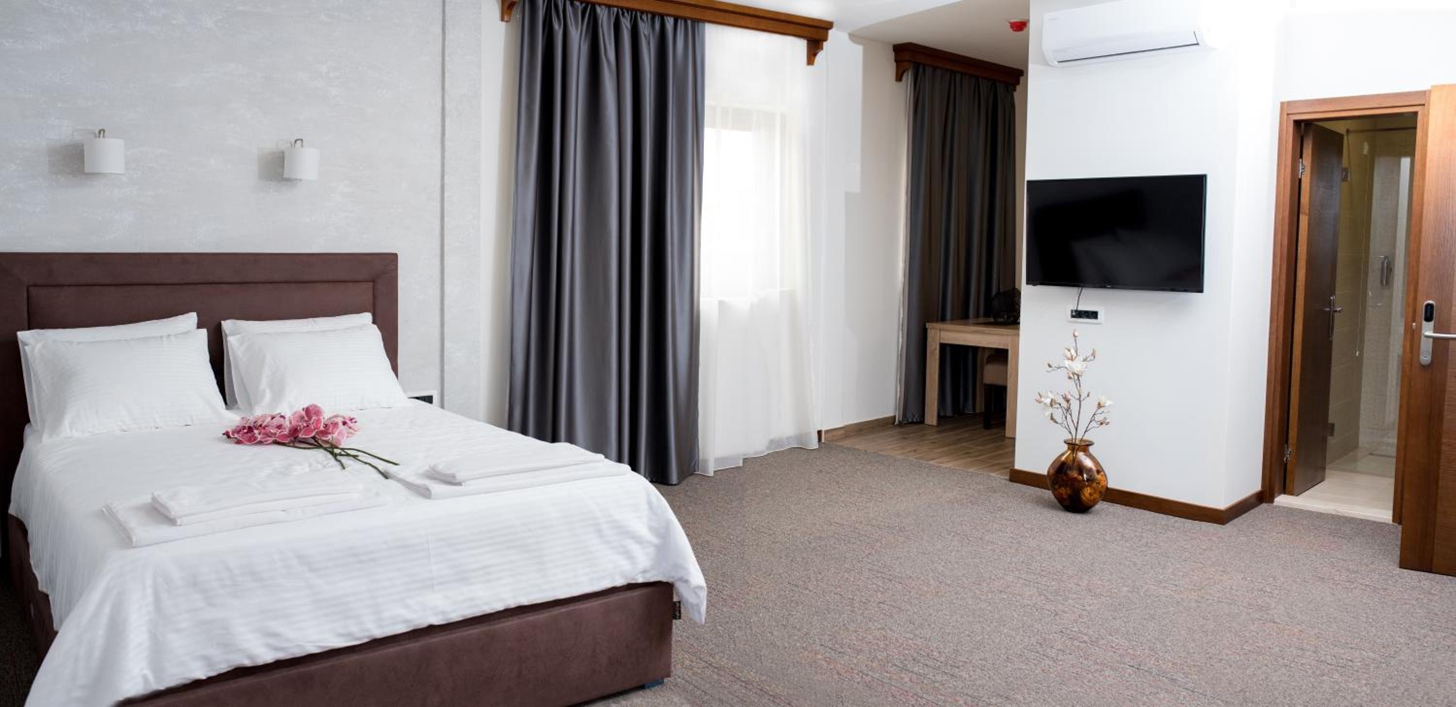 King Suite with Balcony photo 1