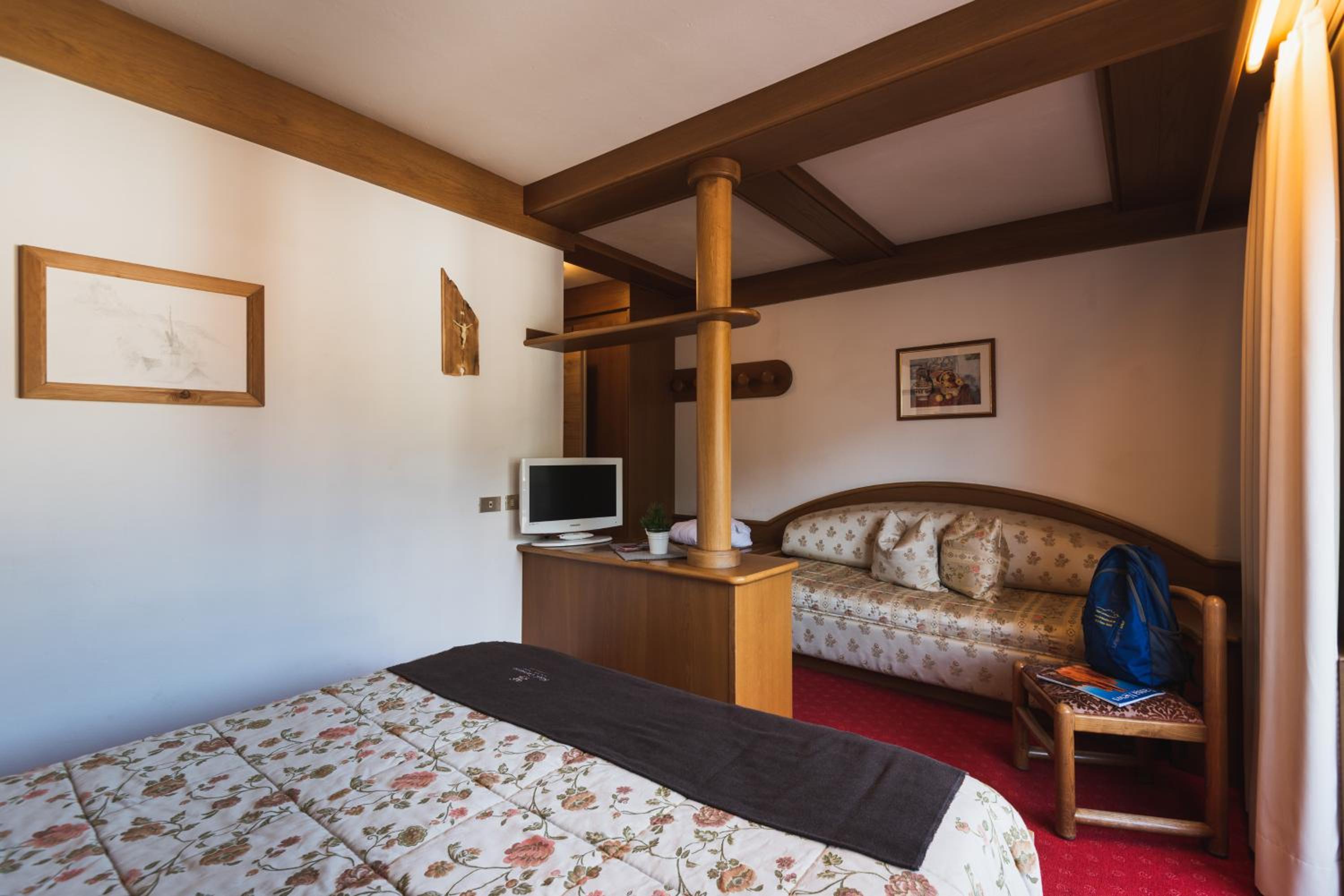Superior Double or Twin Room photo 3