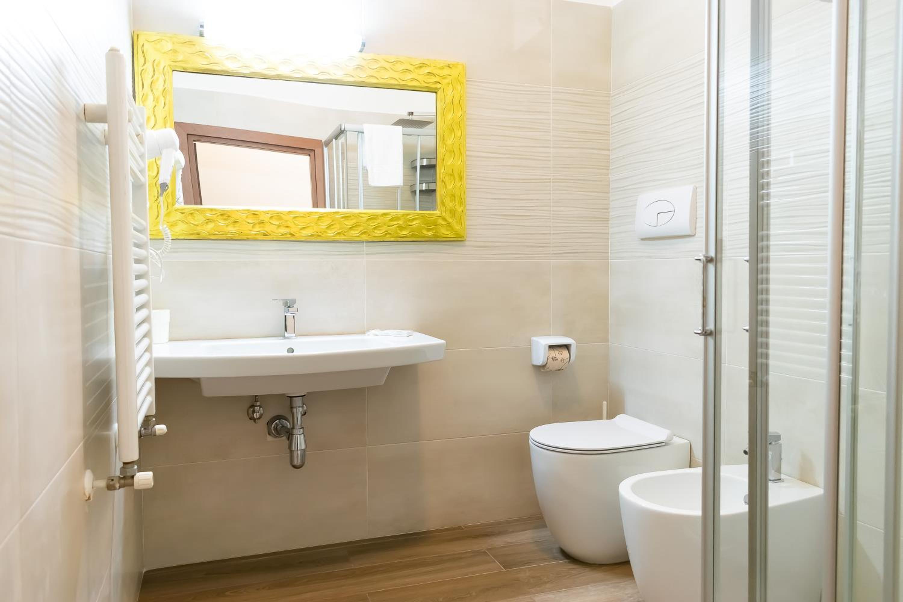Double Room - Photo 13